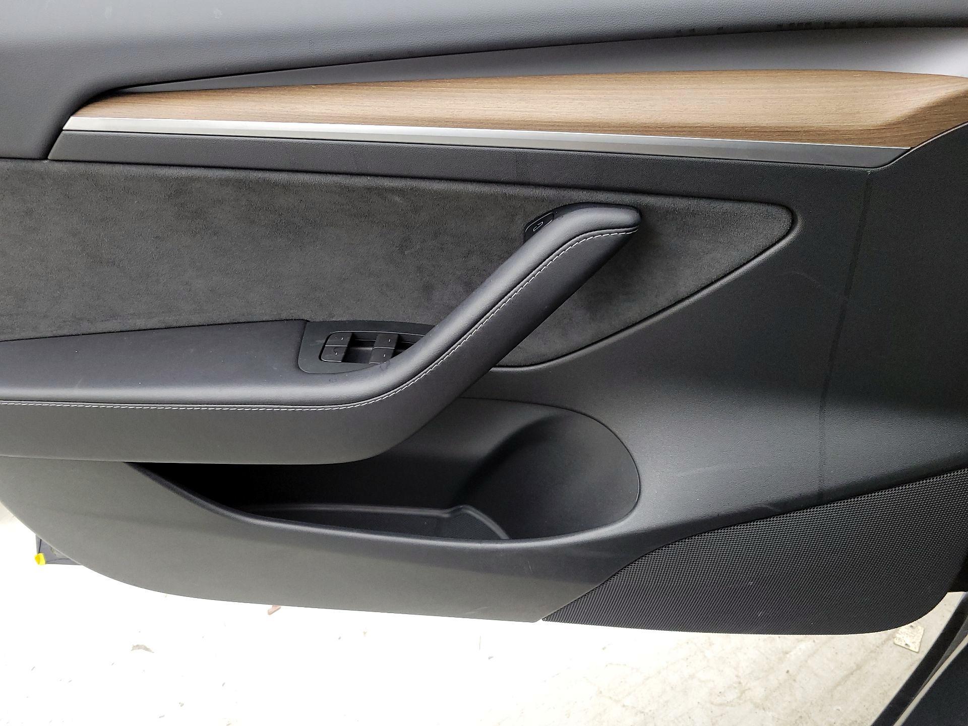 Thumbnail: 2023 Tesla Model 3 - 12