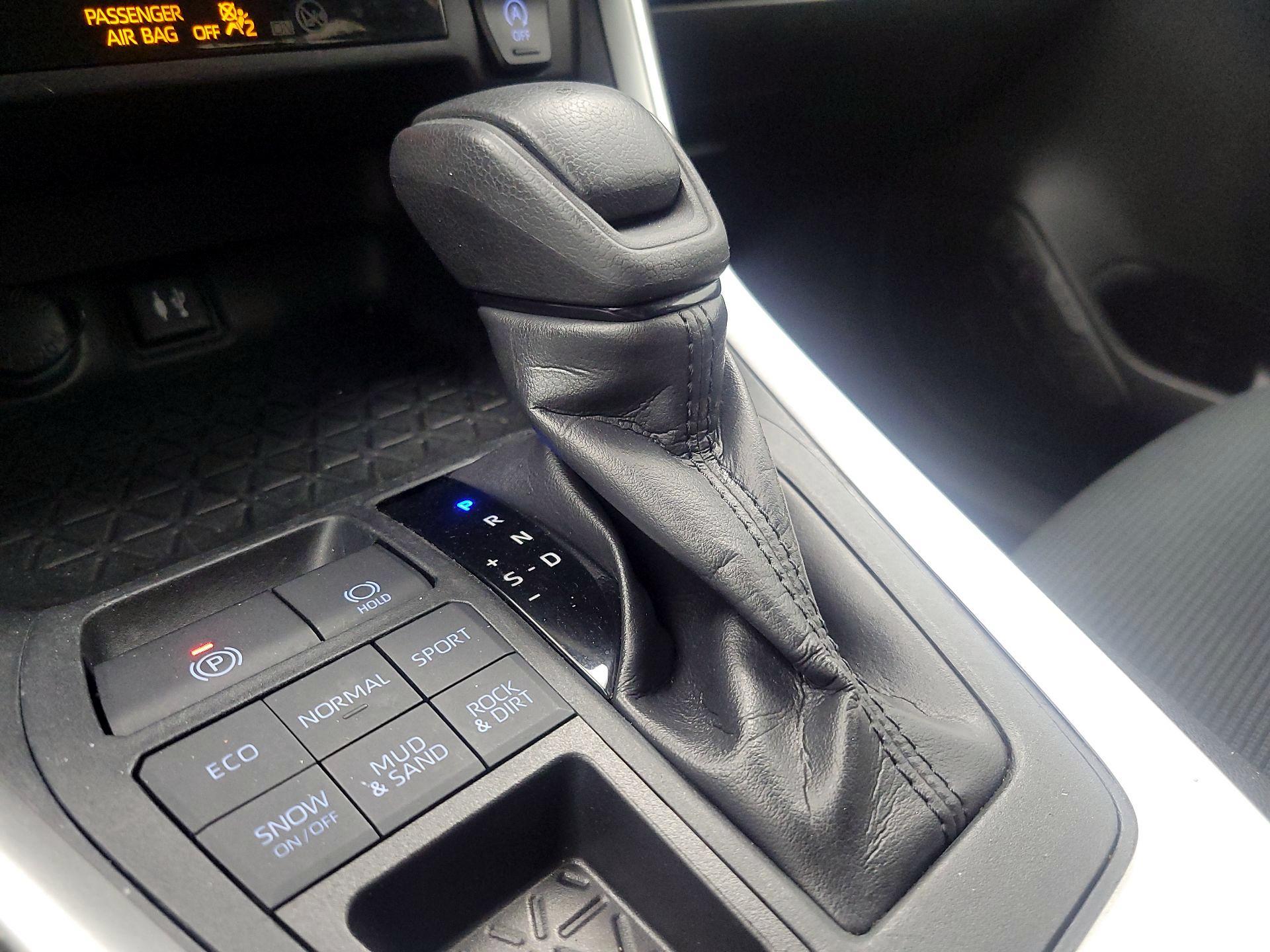 Thumbnail: 2019 Toyota RAV4 - 17