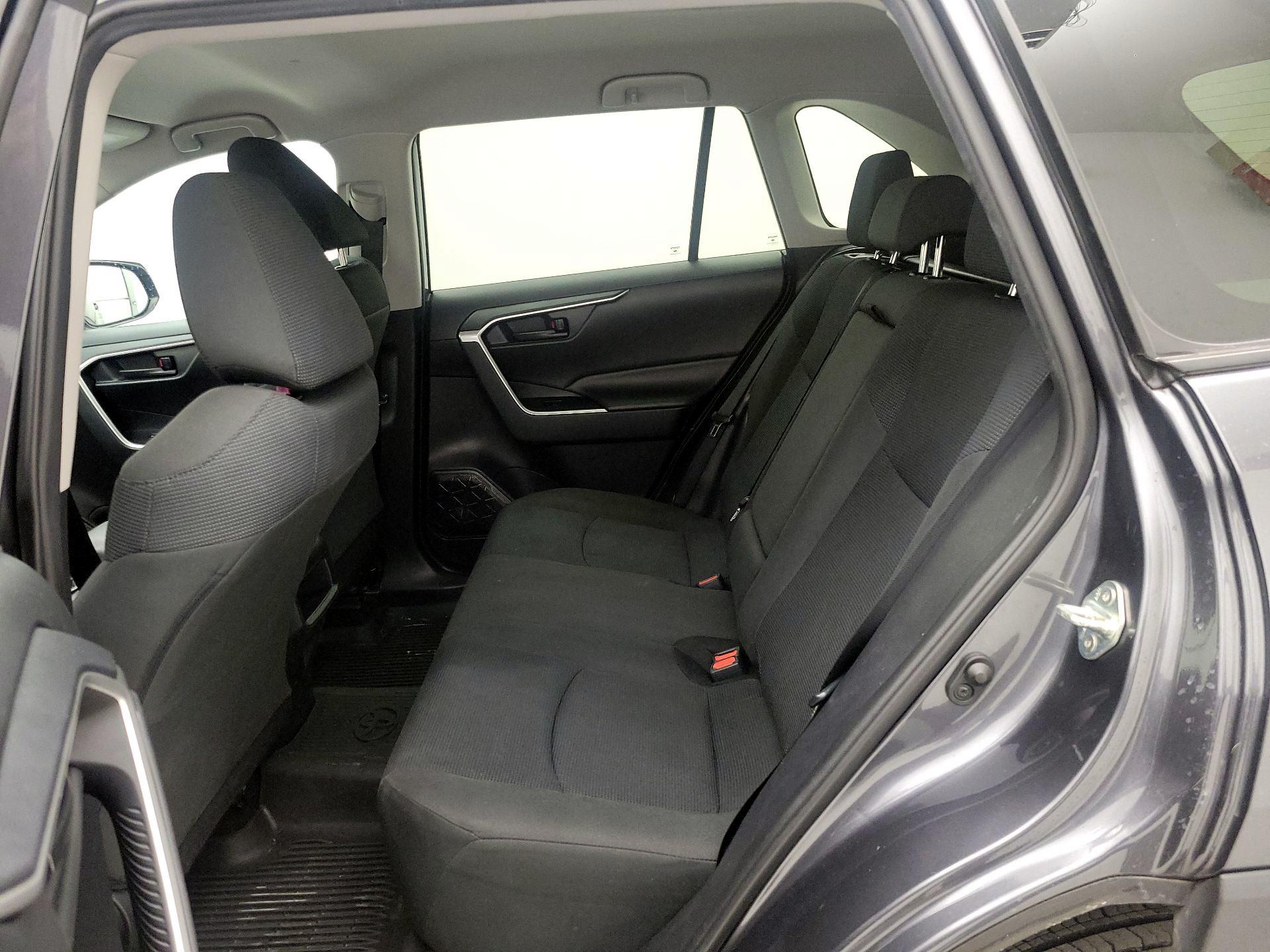 Thumbnail: 2019 Toyota RAV4 - 19