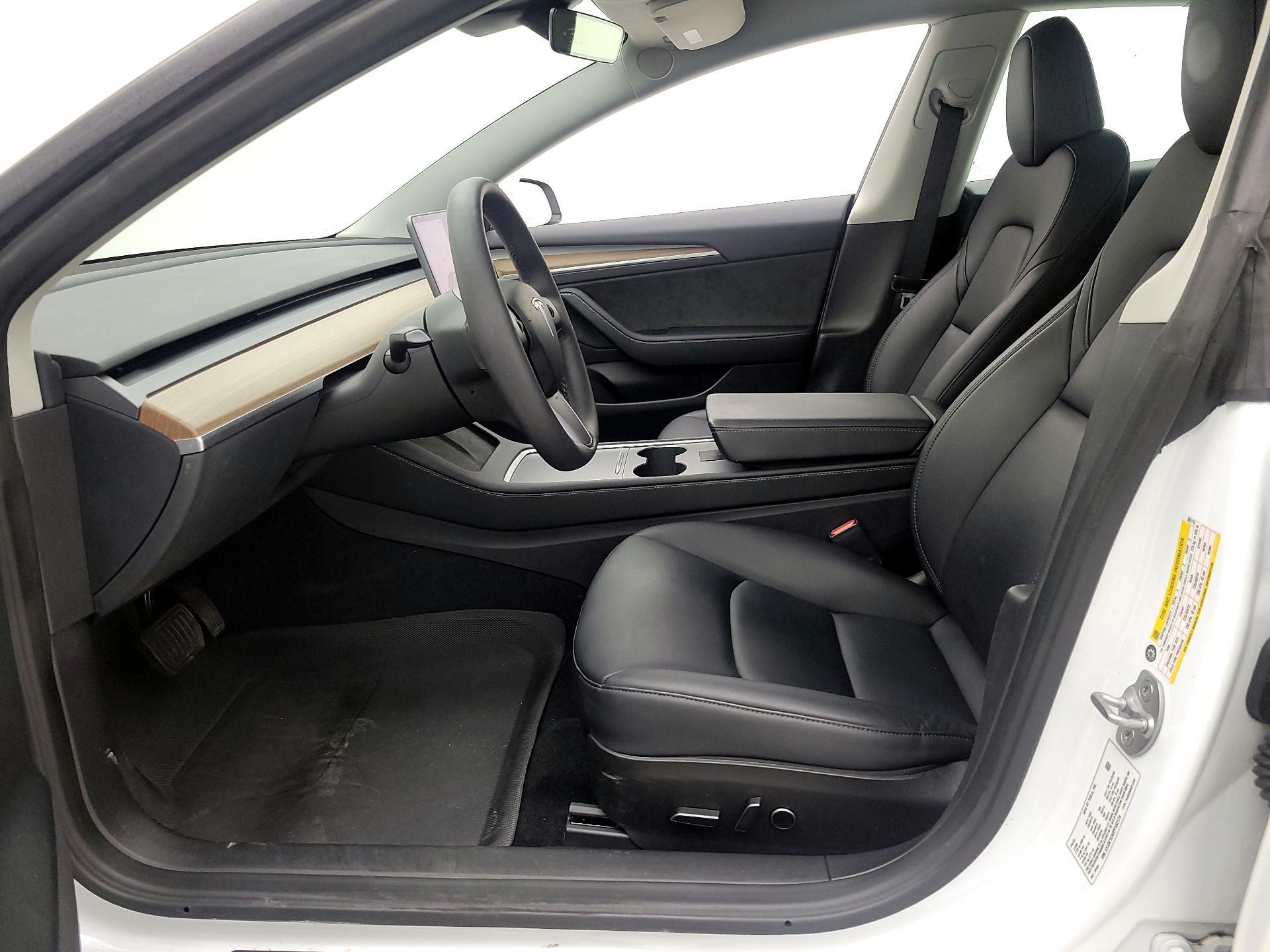 Thumbnail: 2023 Tesla Model 3 - 11