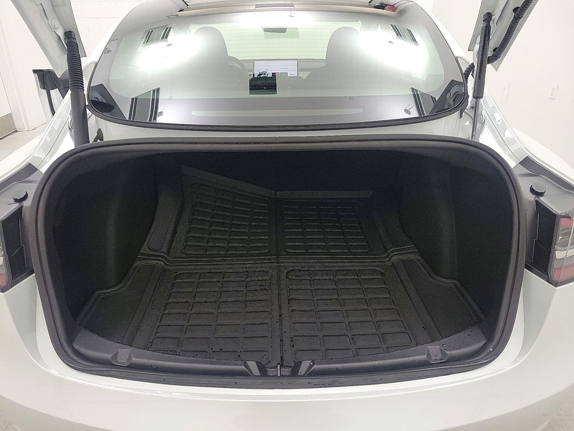 Thumbnail: 2023 Tesla Model 3 - 18