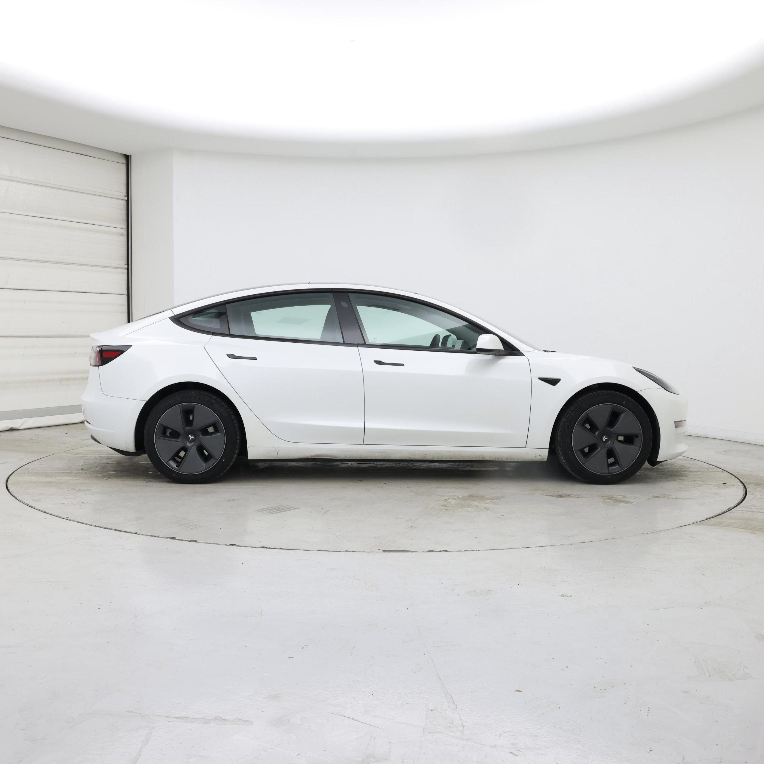 Thumbnail: 2023 Tesla Model 3 - 7