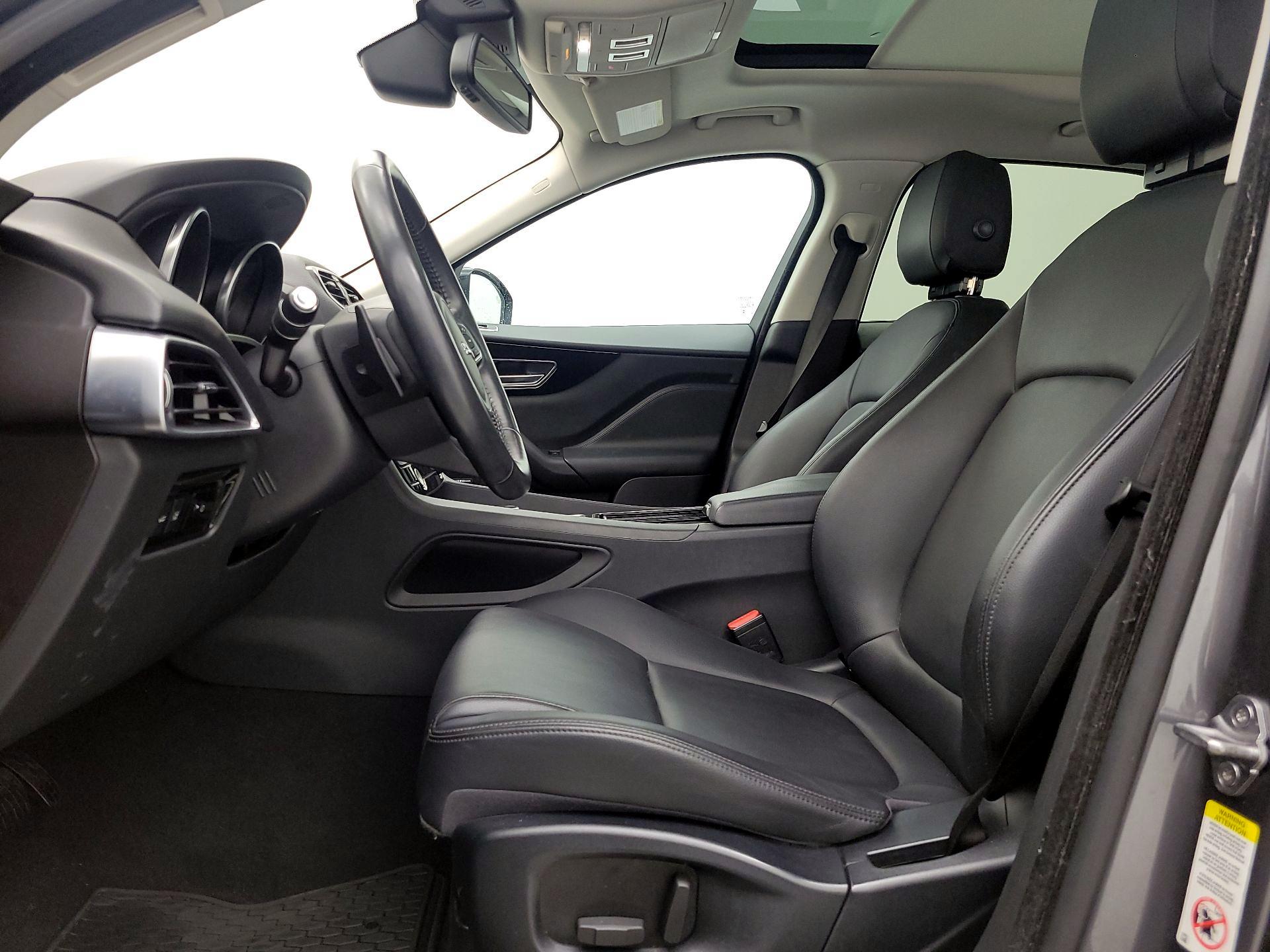 Thumbnail: 2018 Jaguar F-Pace - 11