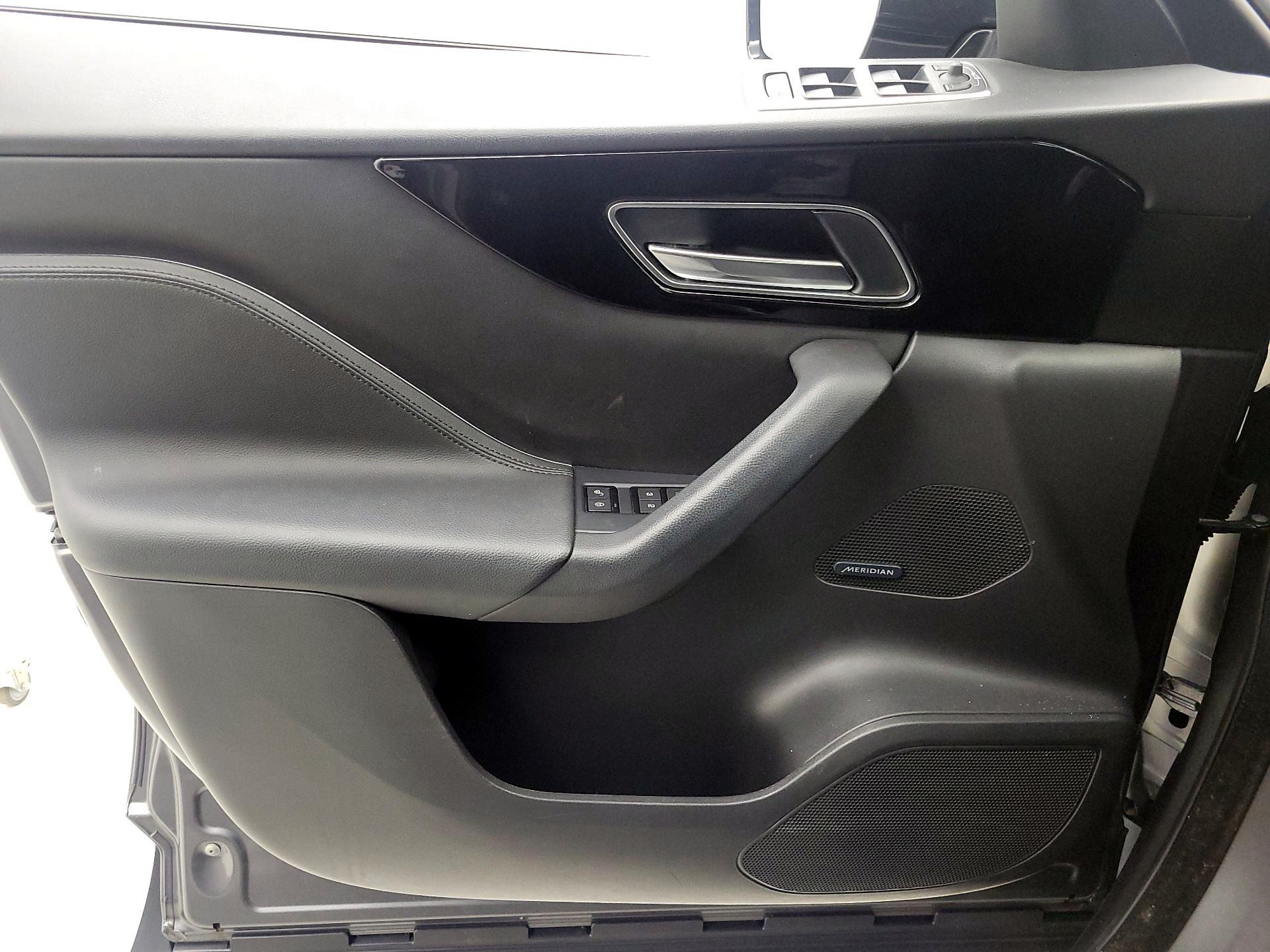 Thumbnail: 2018 Jaguar F-Pace - 12