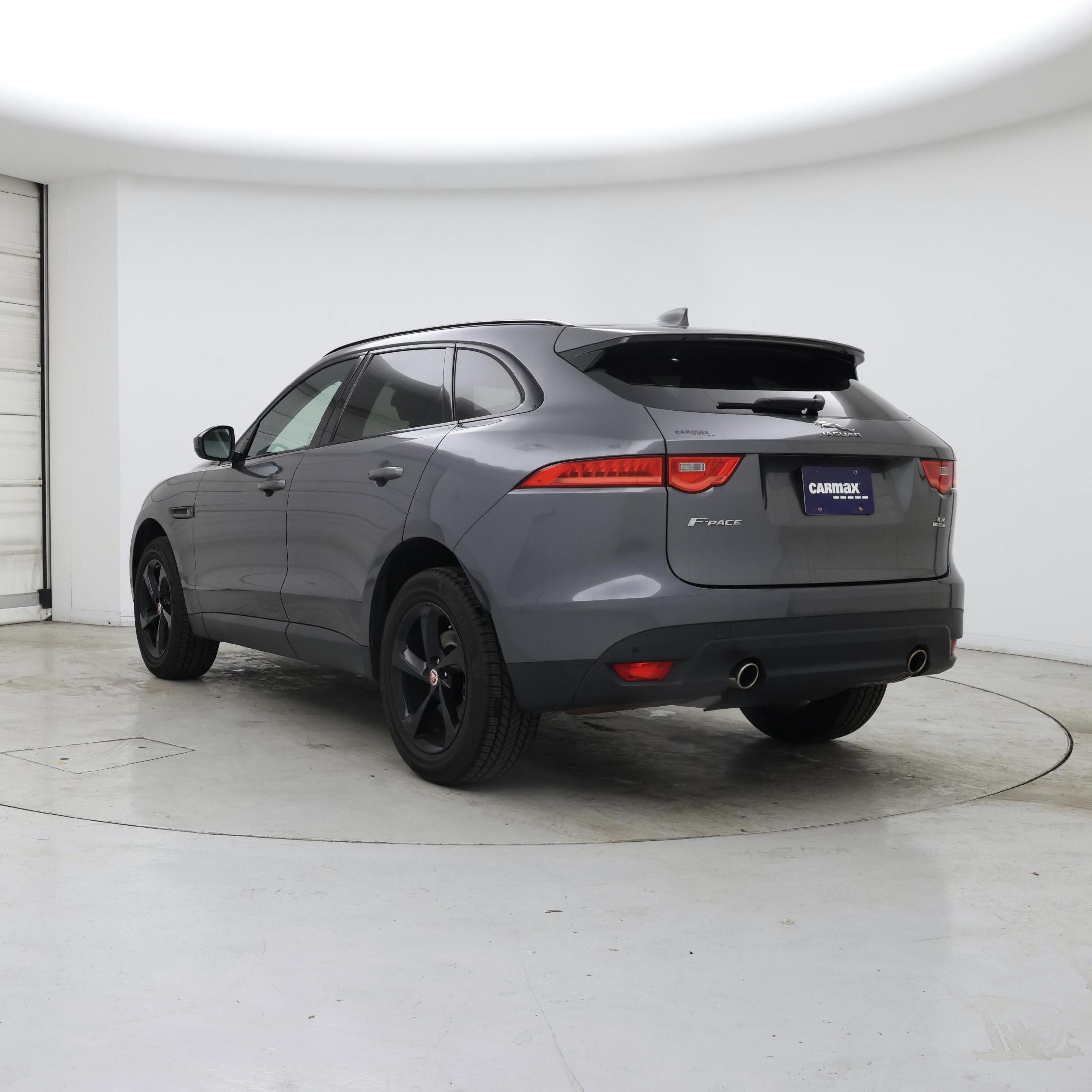 Thumbnail: 2018 Jaguar F-Pace - 2