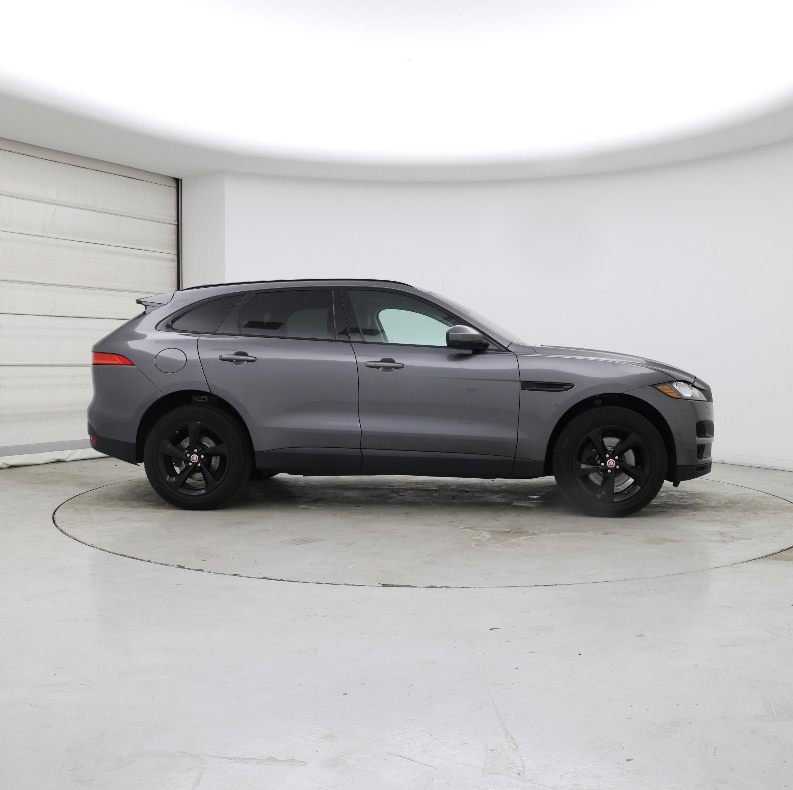 Thumbnail: 2018 Jaguar F-Pace - 7