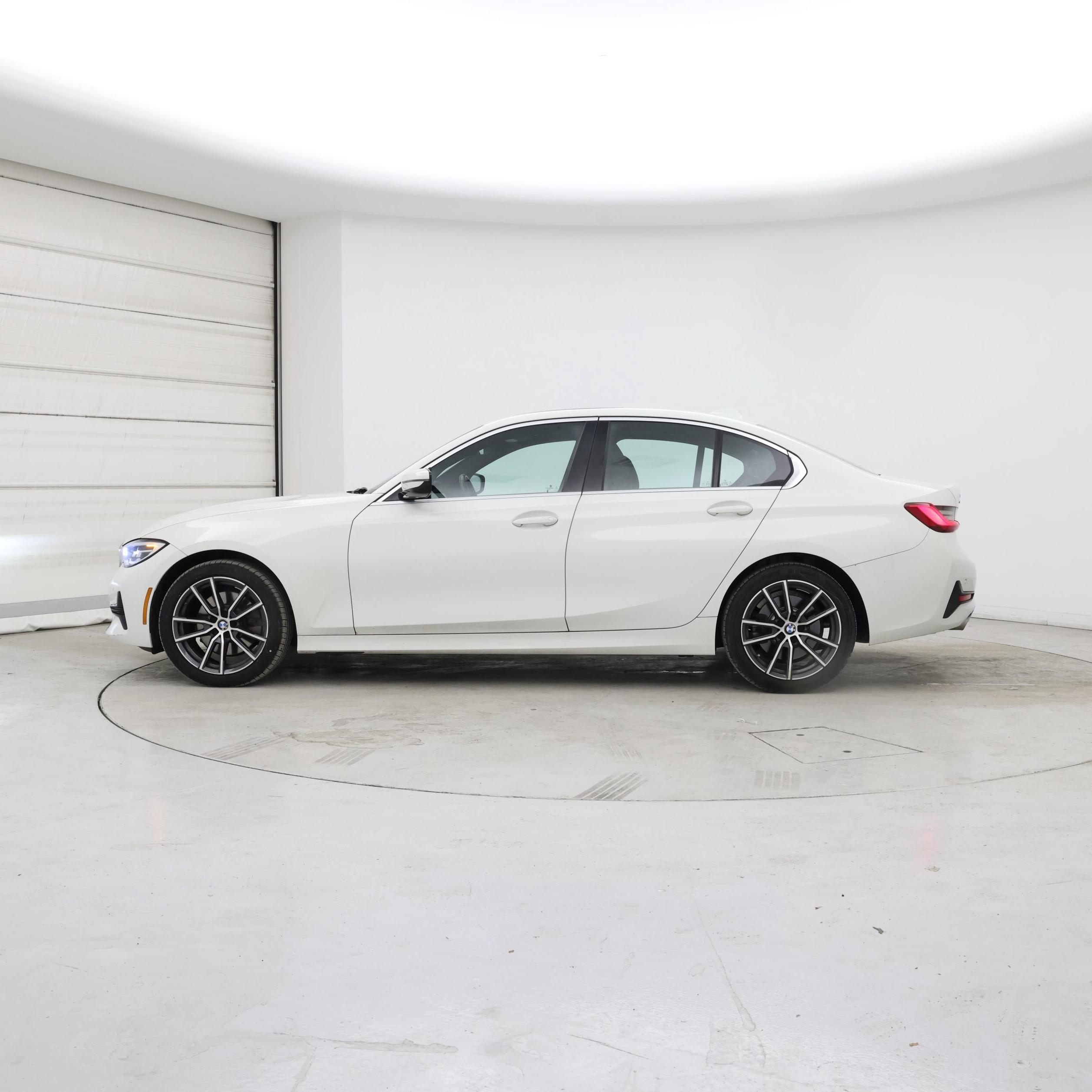 Thumbnail: 2020 BMW 3 Series - 3