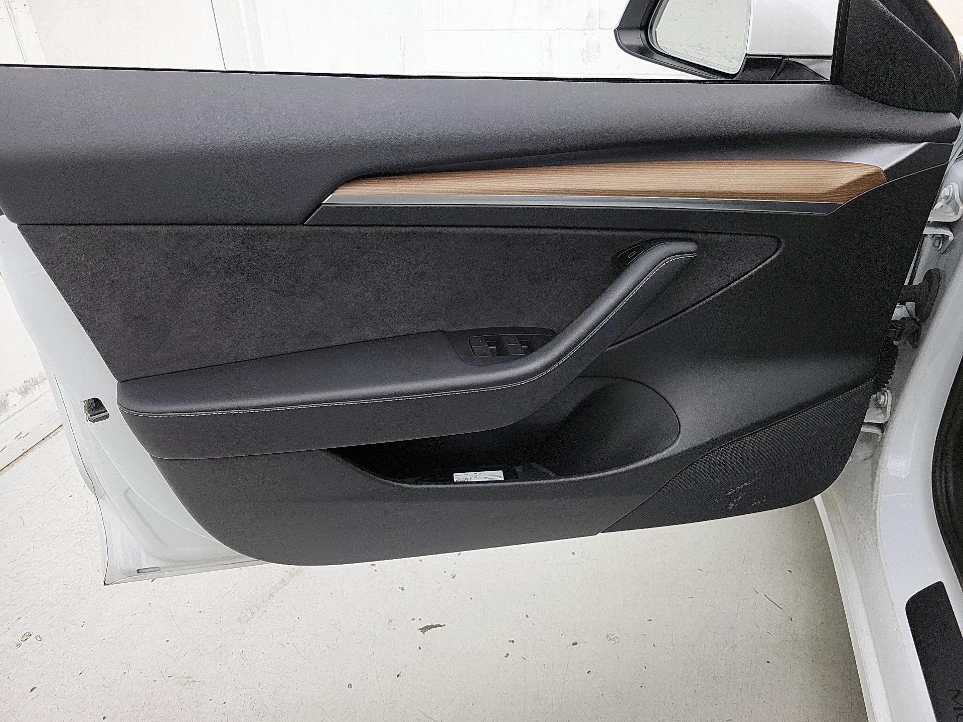Thumbnail: 2023 Tesla Model 3 - 12