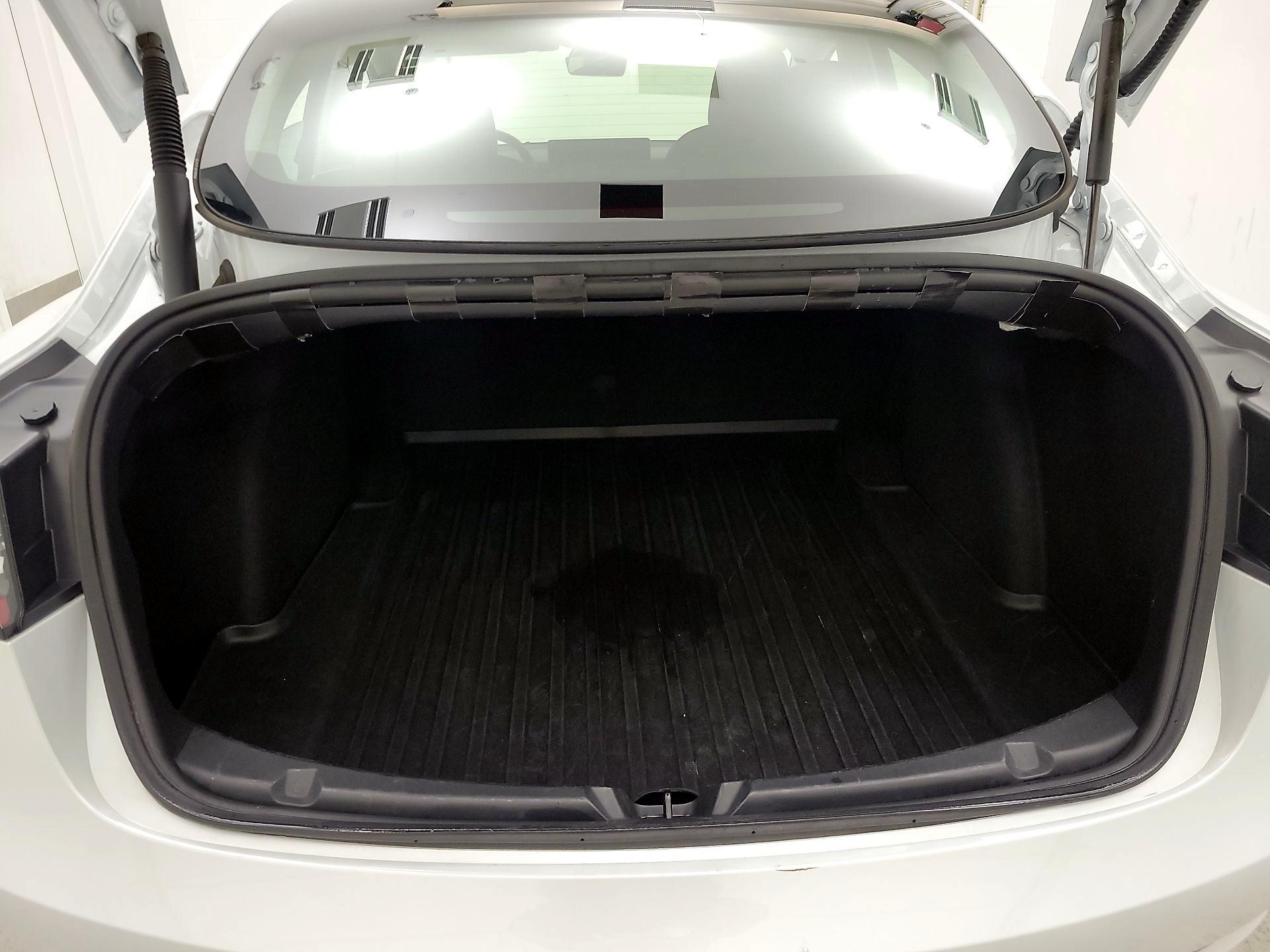 Thumbnail: 2023 Tesla Model 3 - 18
