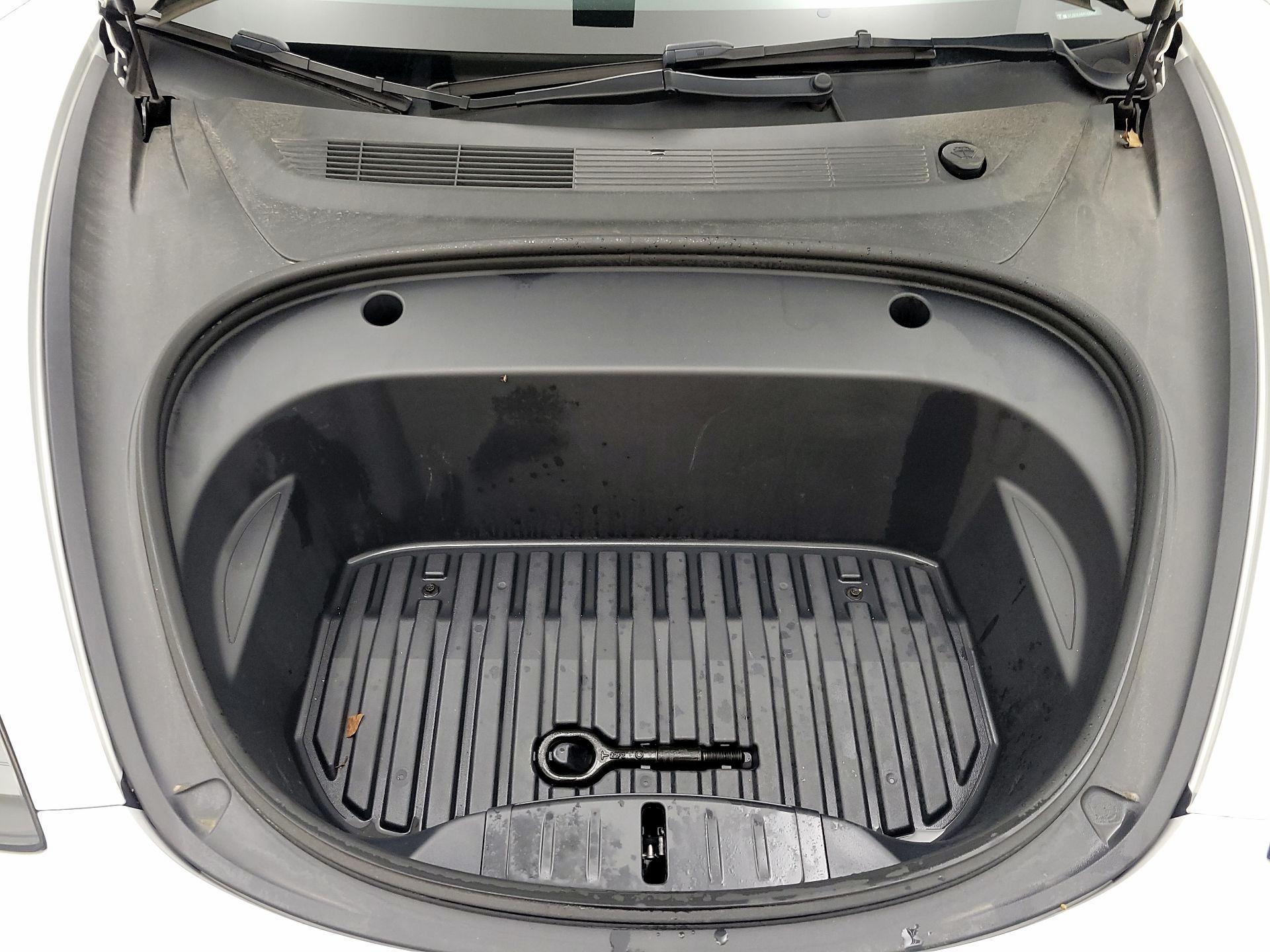 Thumbnail: 2023 Tesla Model 3 - 19