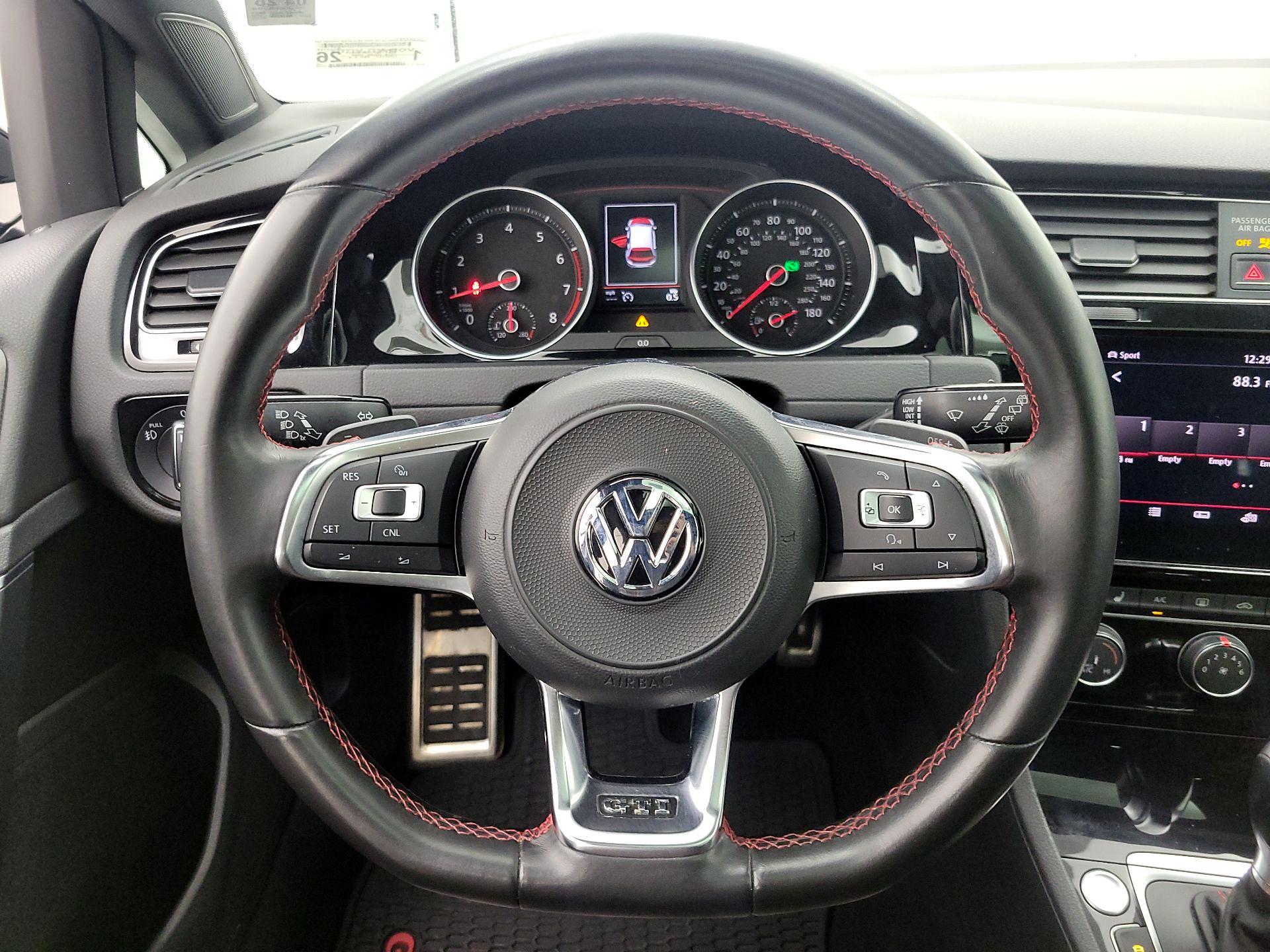 Thumbnail: 2018 Volkswagen Golf - 10