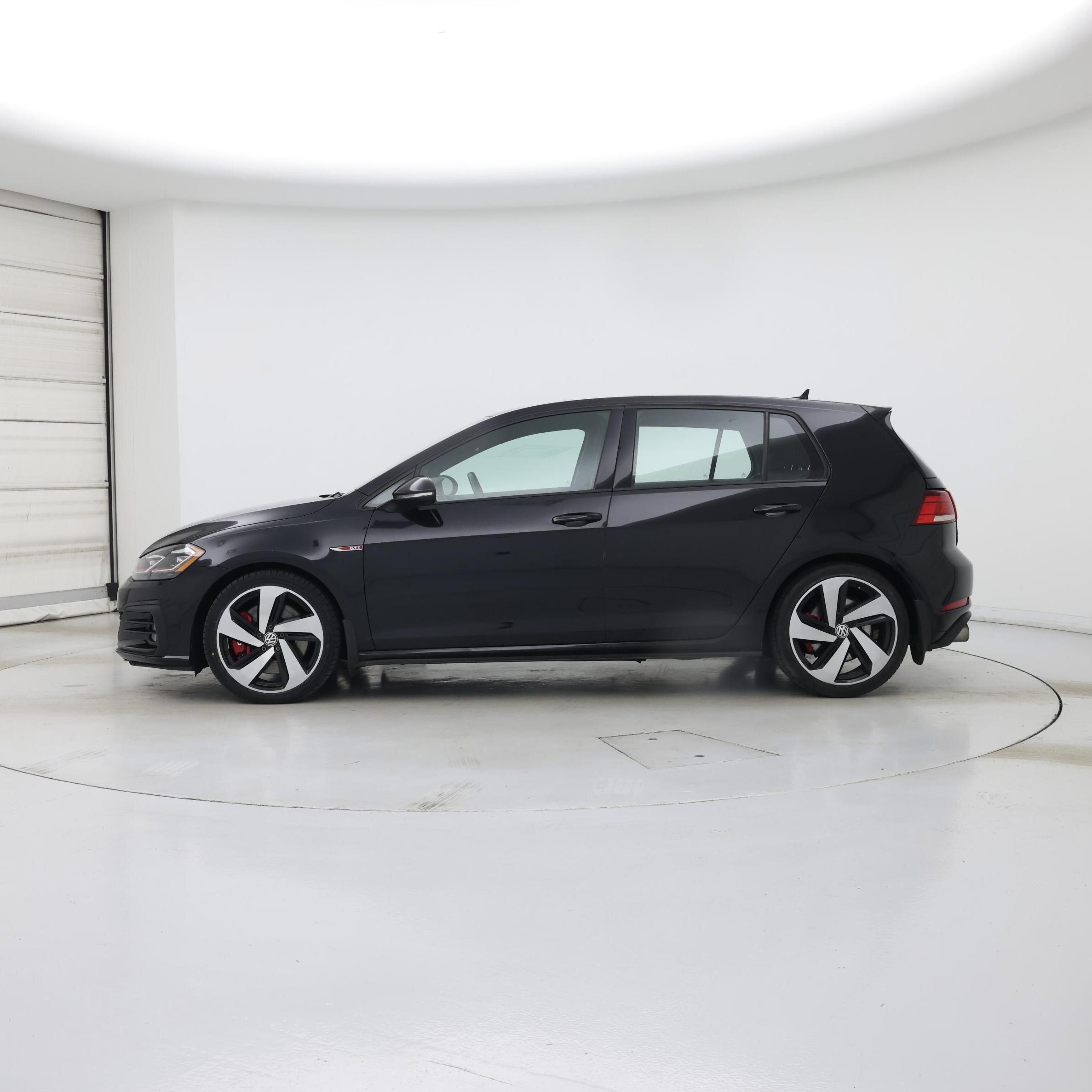 Thumbnail: 2018 Volkswagen Golf - 3