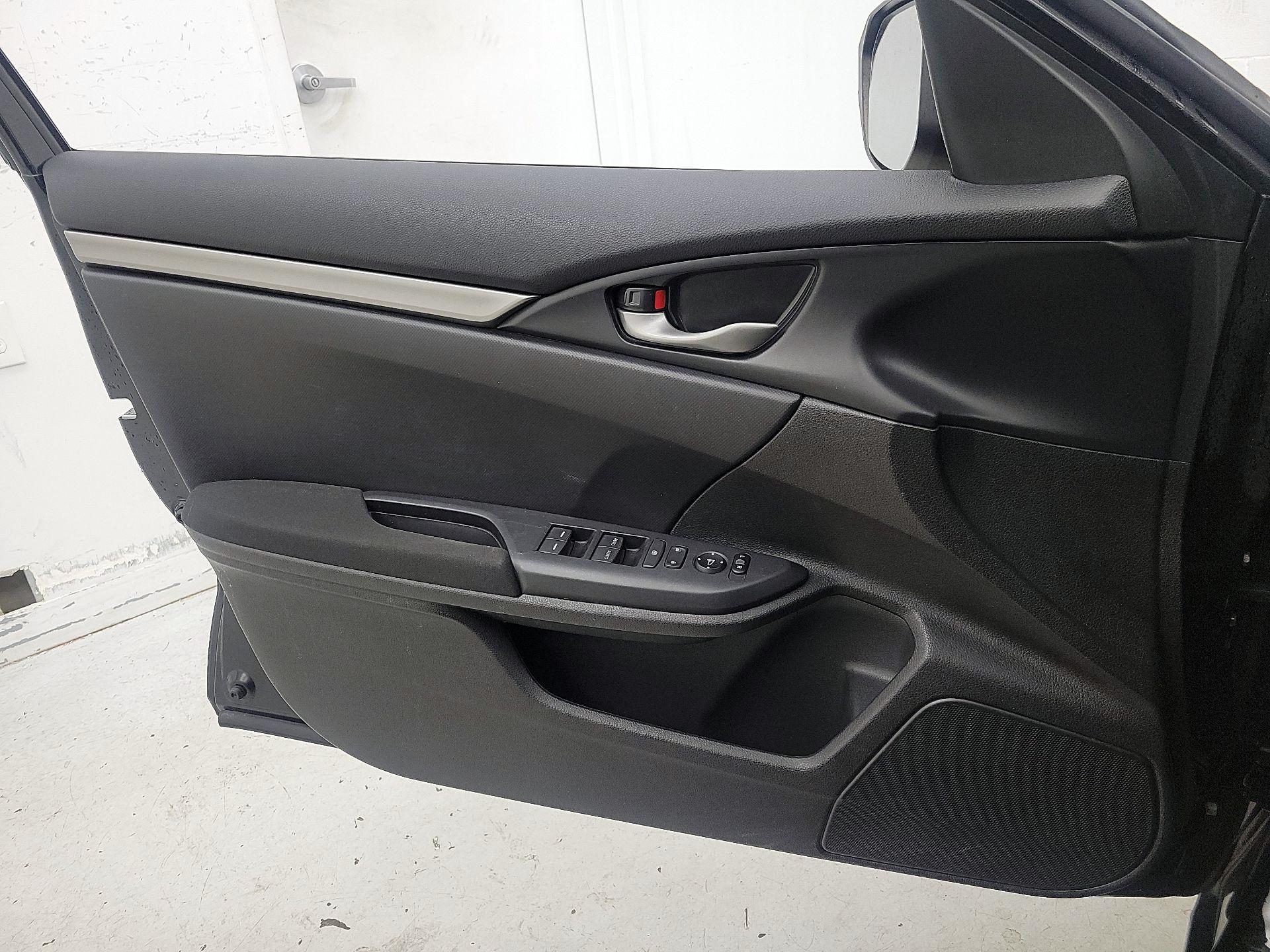 Thumbnail: 2018 Honda Civic - 12