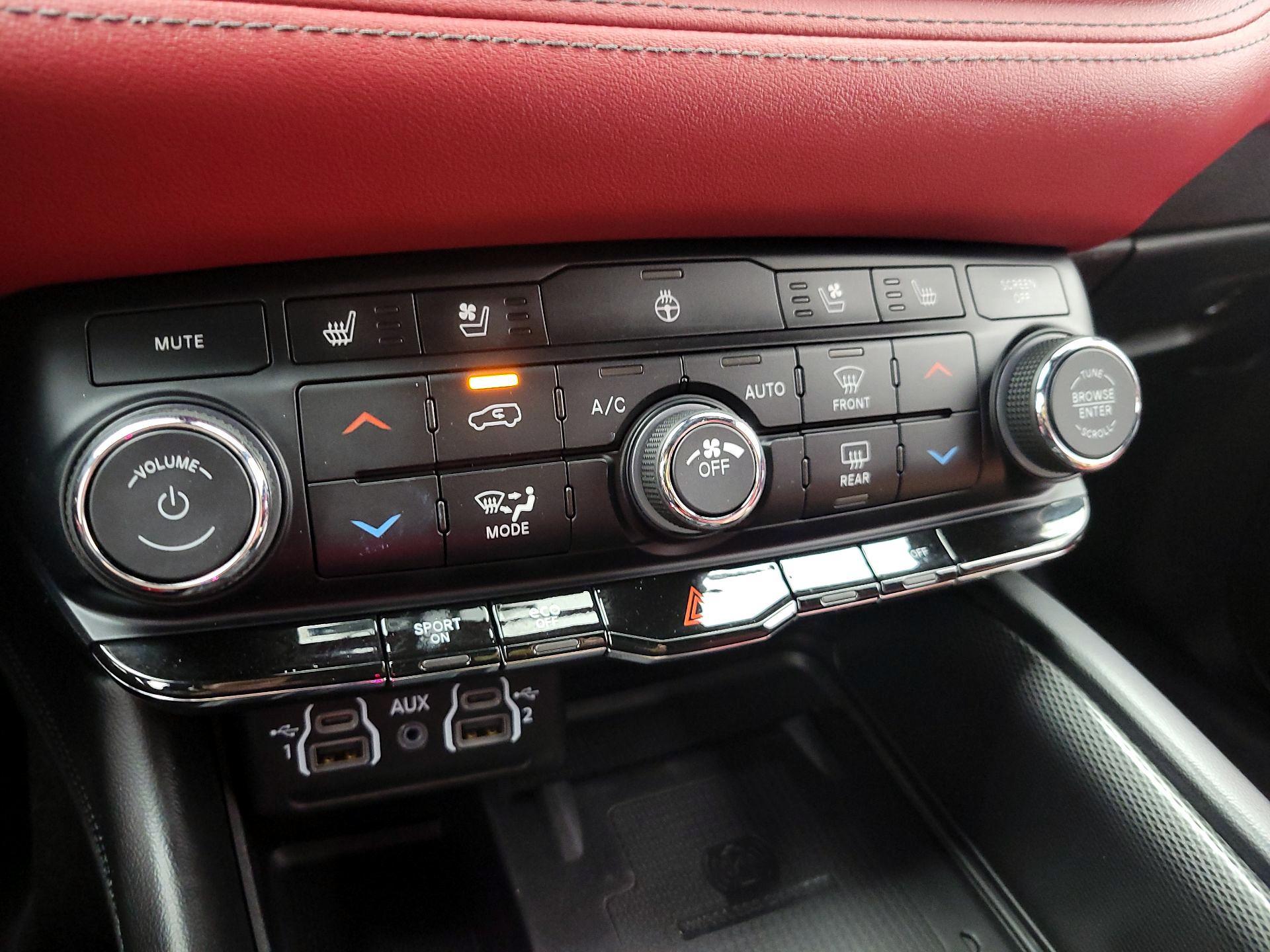 Thumbnail: 2022 Dodge Durango - 17