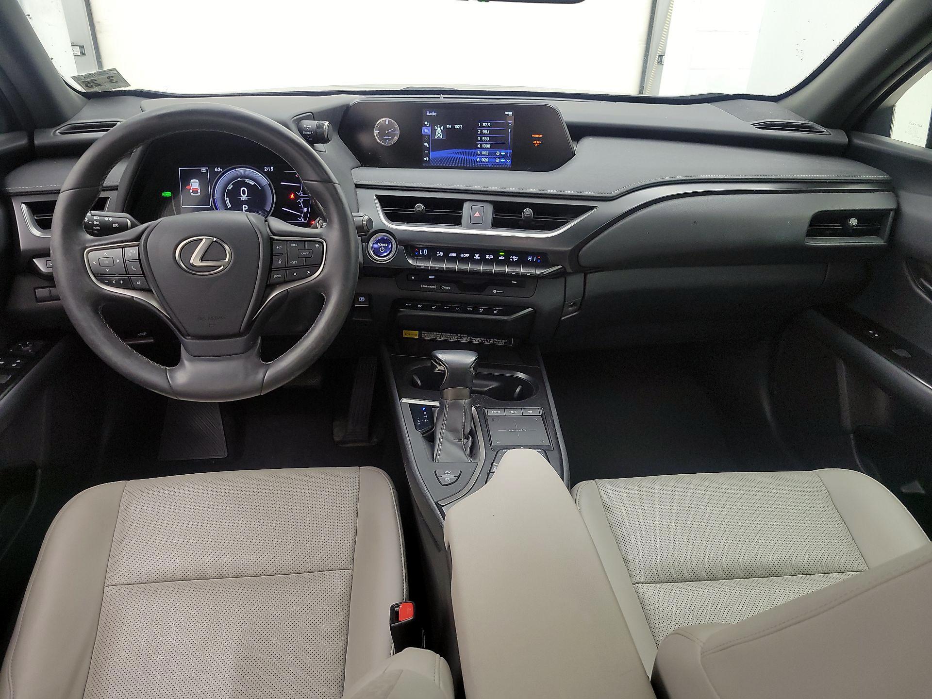 Thumbnail: 2020 Lexus UX - 9