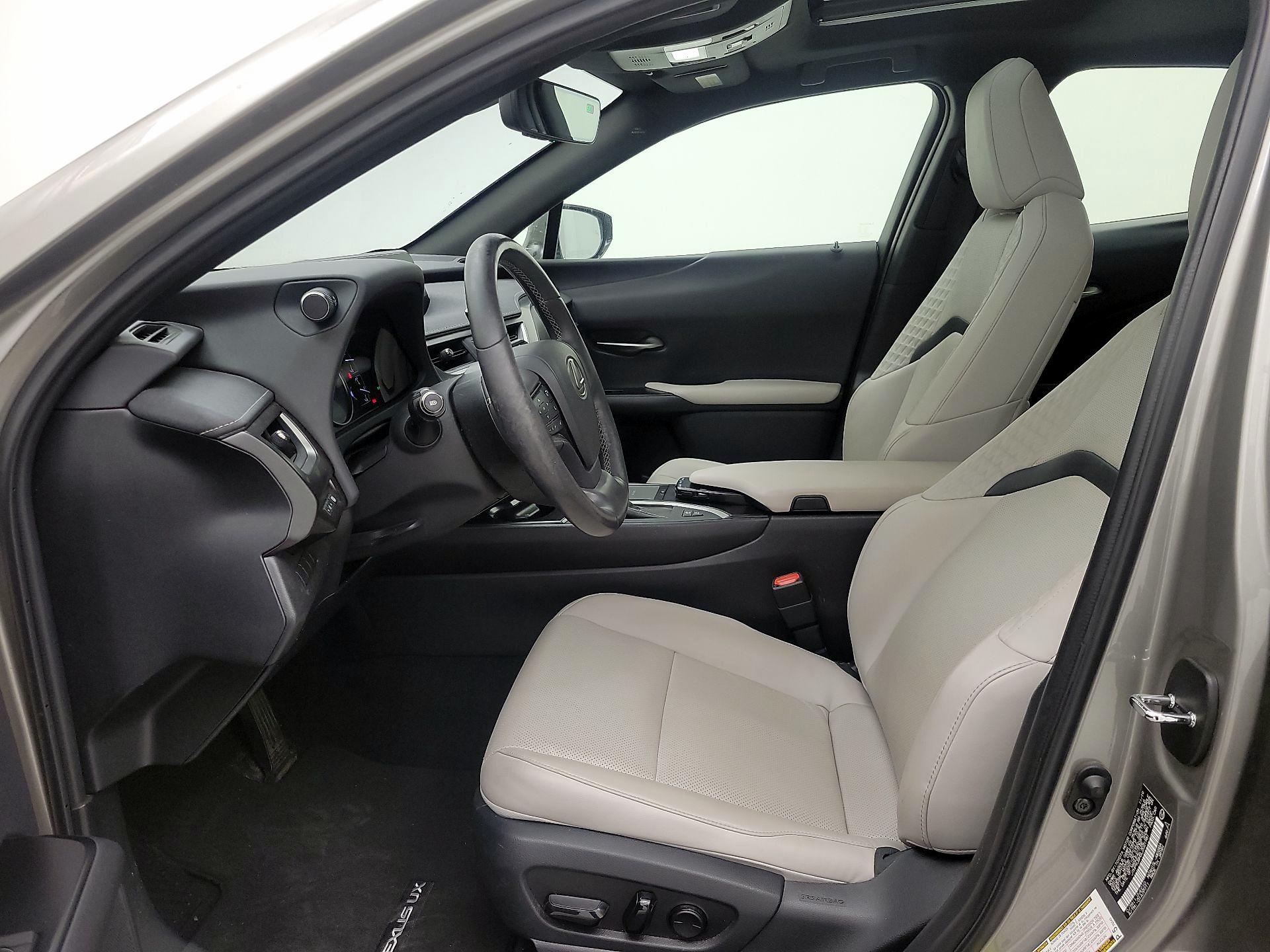 Thumbnail: 2020 Lexus UX - 11