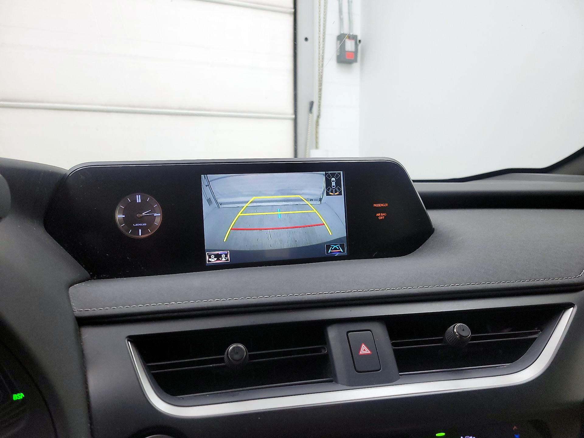 Thumbnail: 2020 Lexus UX - 13