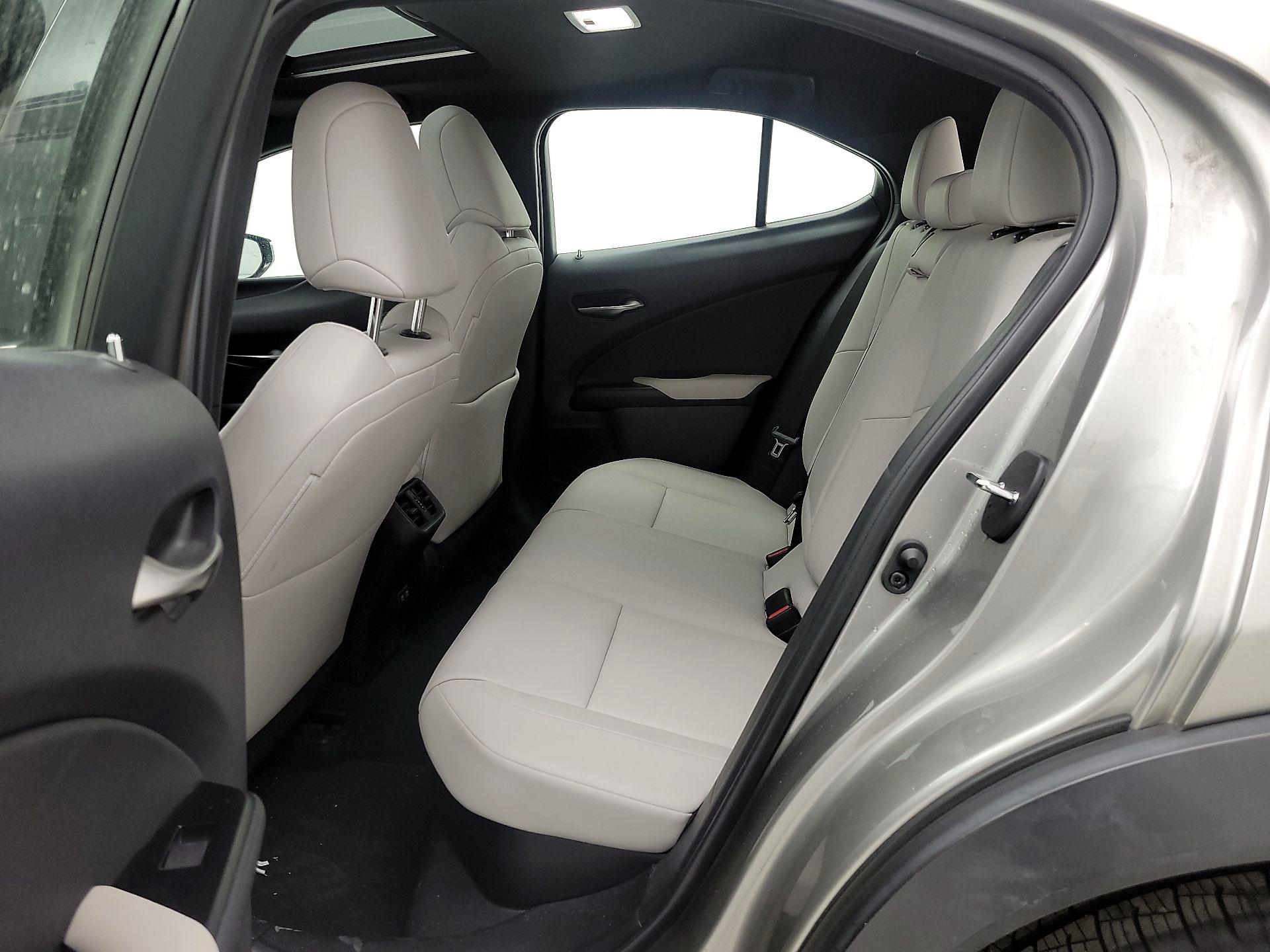 Thumbnail: 2020 Lexus UX - 18