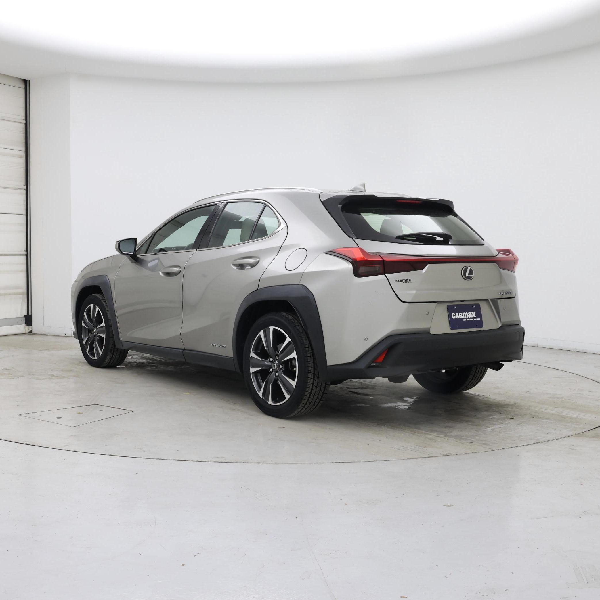 Thumbnail: 2020 Lexus UX - 2
