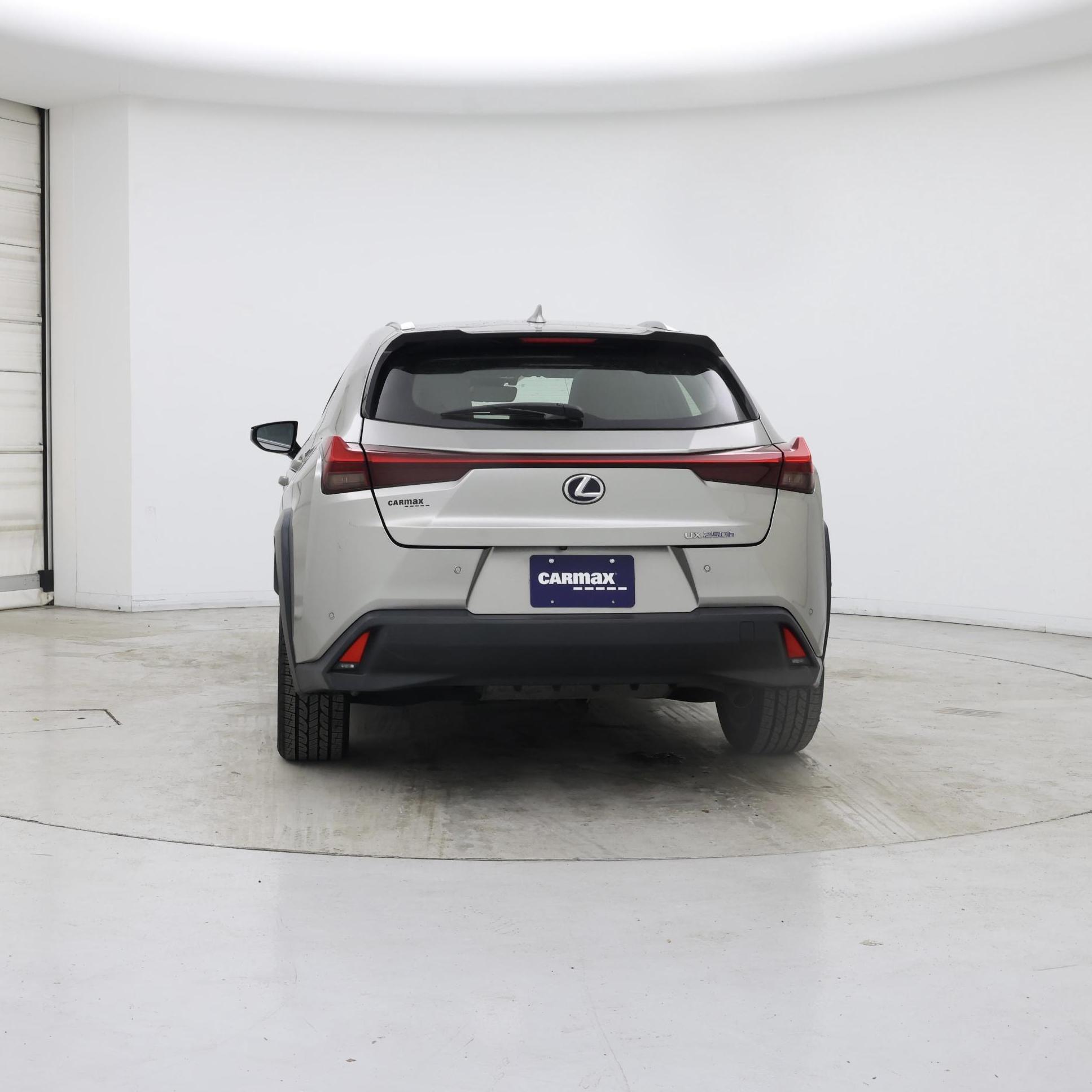 Thumbnail: 2020 Lexus UX - 6