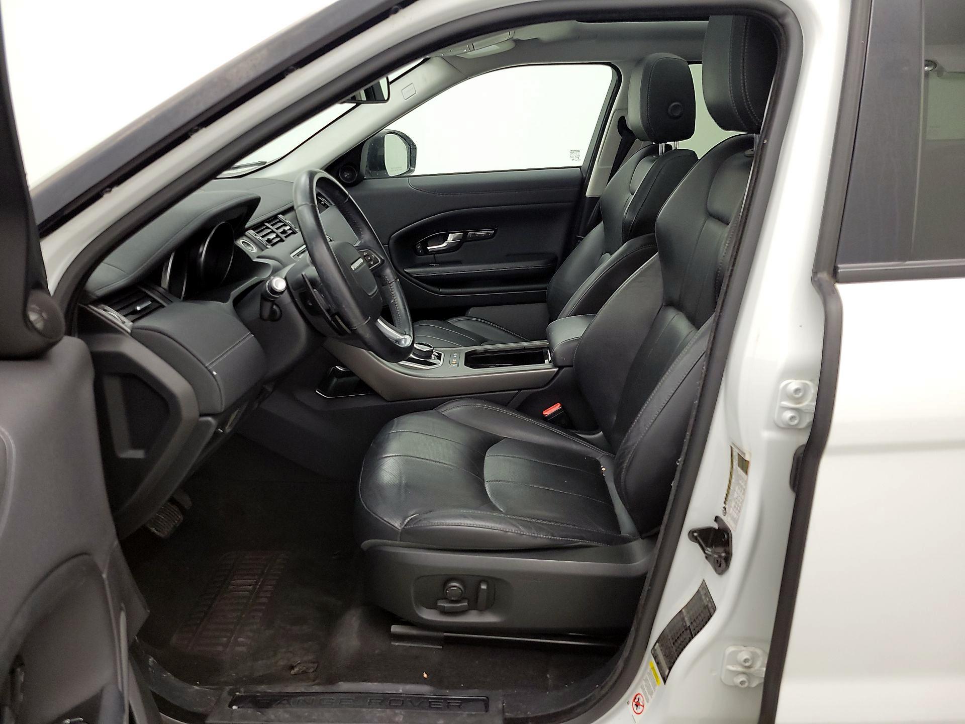 Thumbnail: 2018 Land Rover Range Rover Evoque - 11