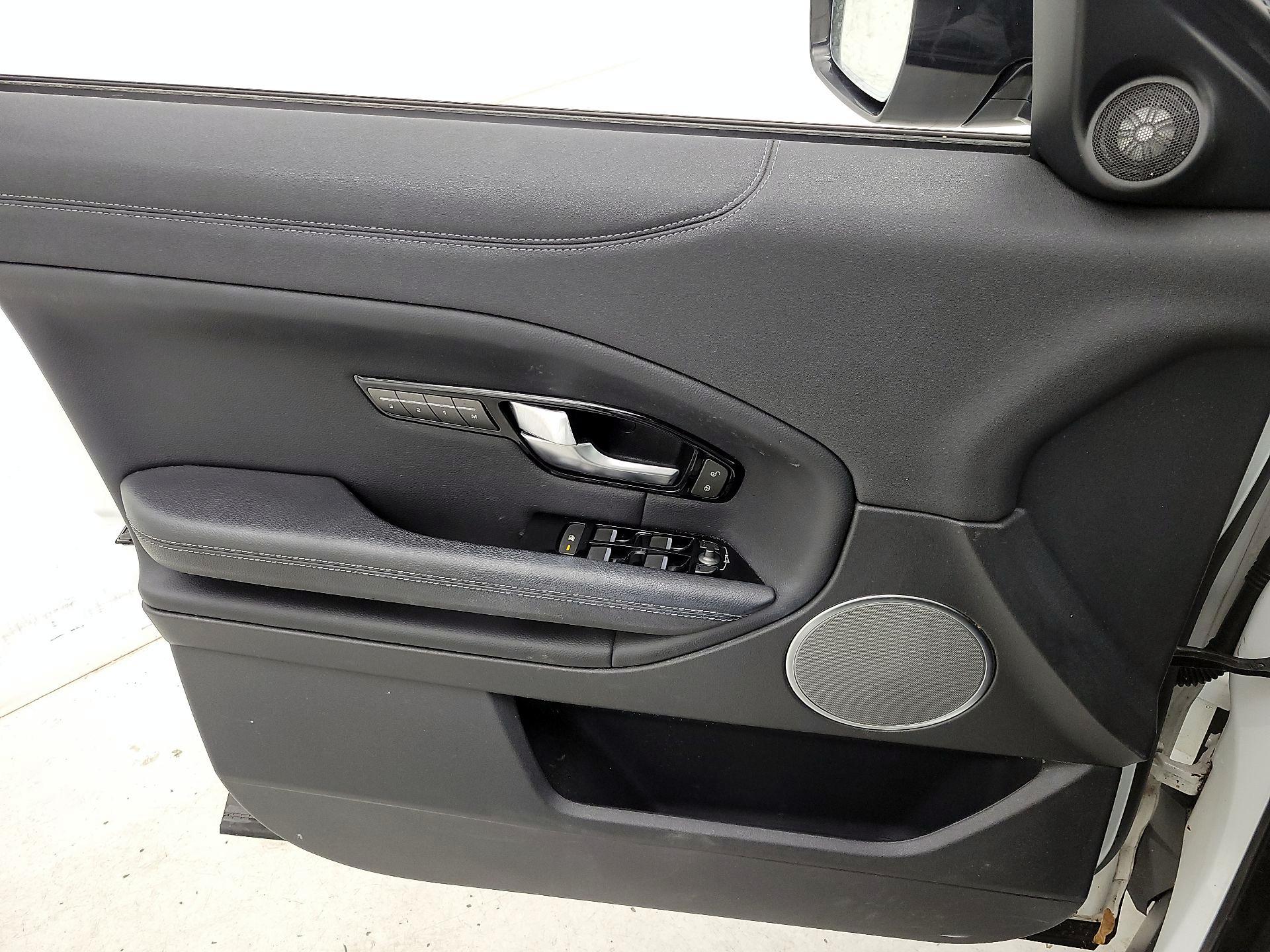 Thumbnail: 2018 Land Rover Range Rover Evoque - 12