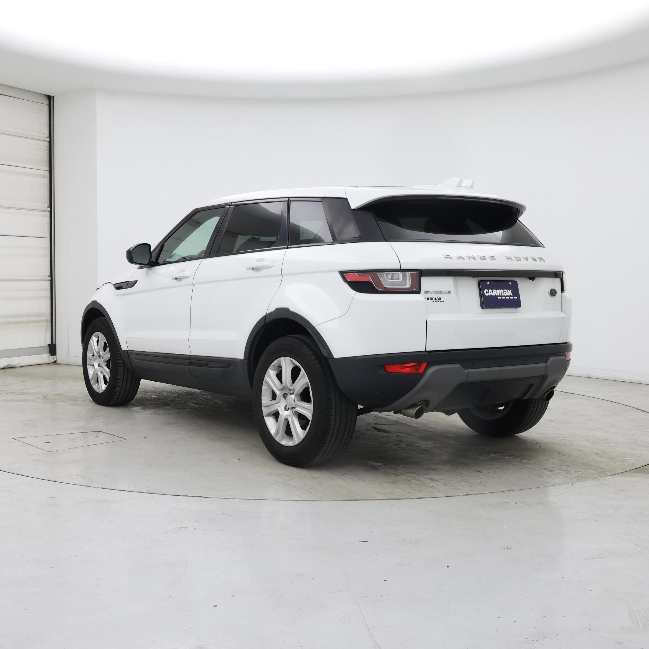 Thumbnail: 2018 Land Rover Range Rover Evoque - 2