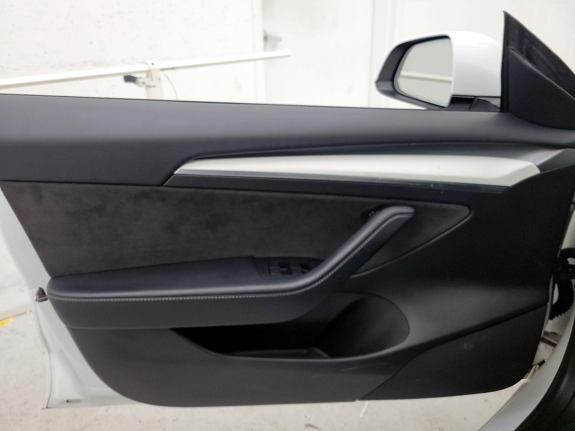 Thumbnail: 2021 Tesla Model 3 - 12