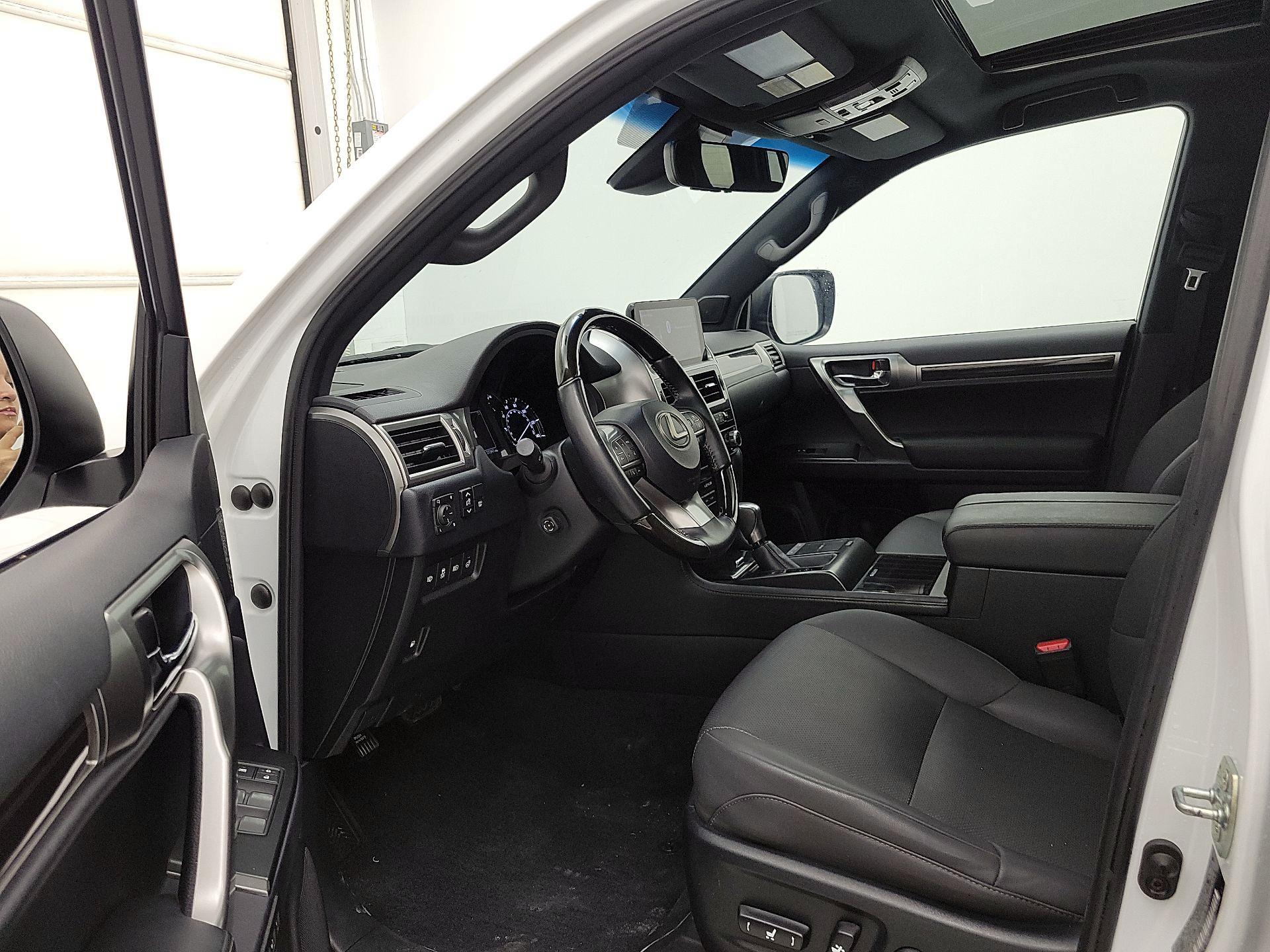 Thumbnail: 2023 Lexus GX - 11