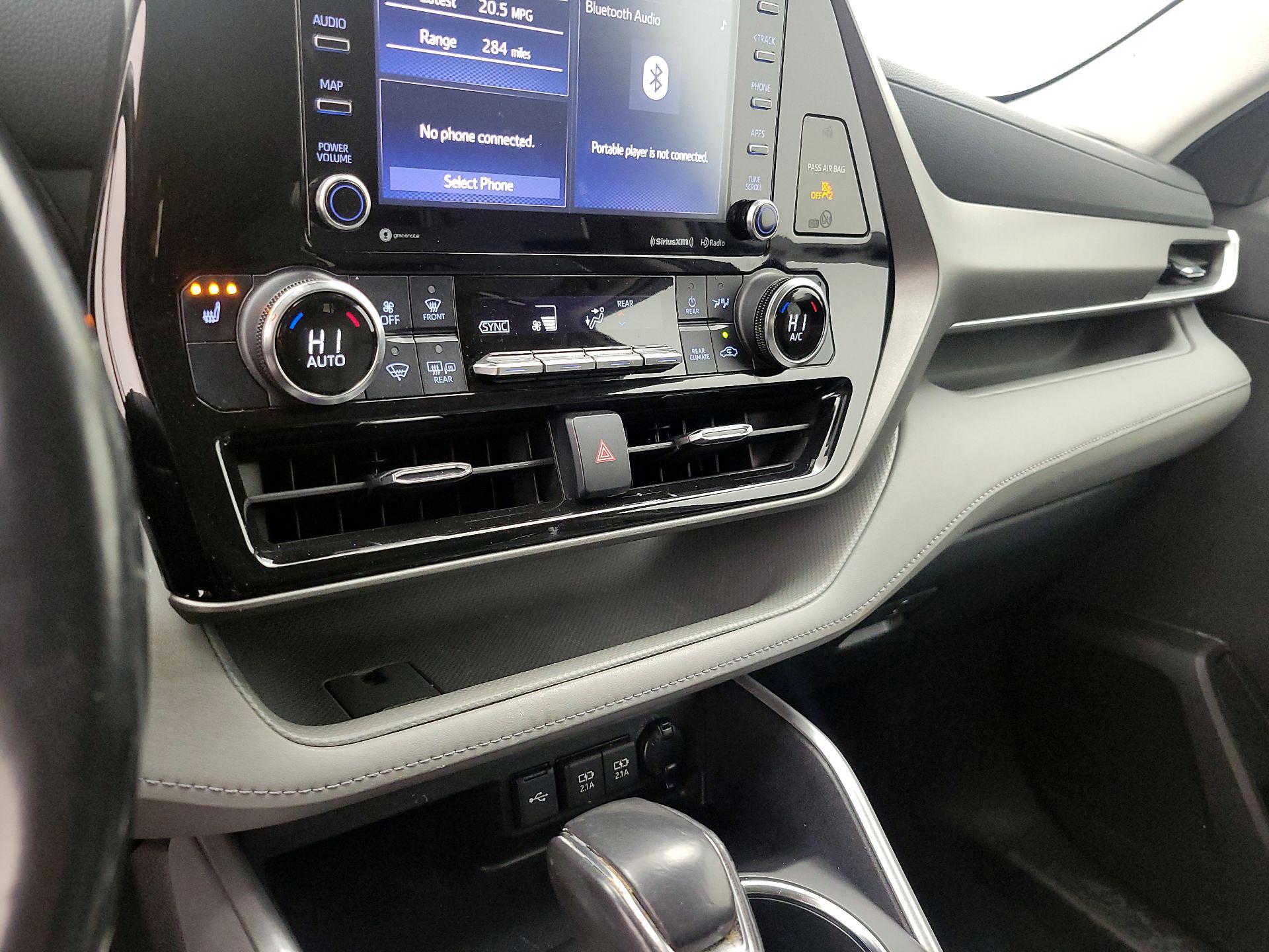 Thumbnail: 2021 Toyota Highlander - 16