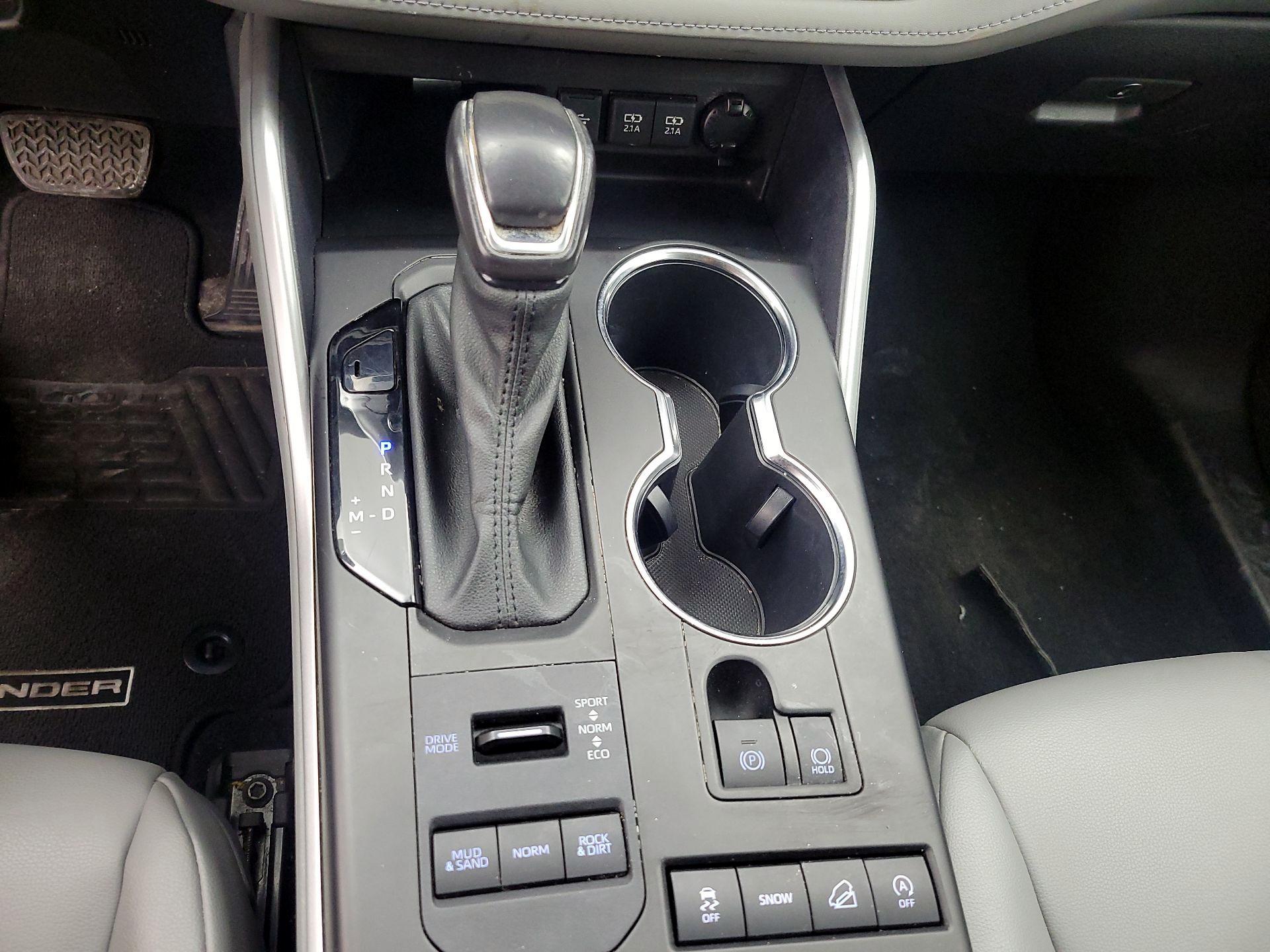 Thumbnail: 2021 Toyota Highlander - 17