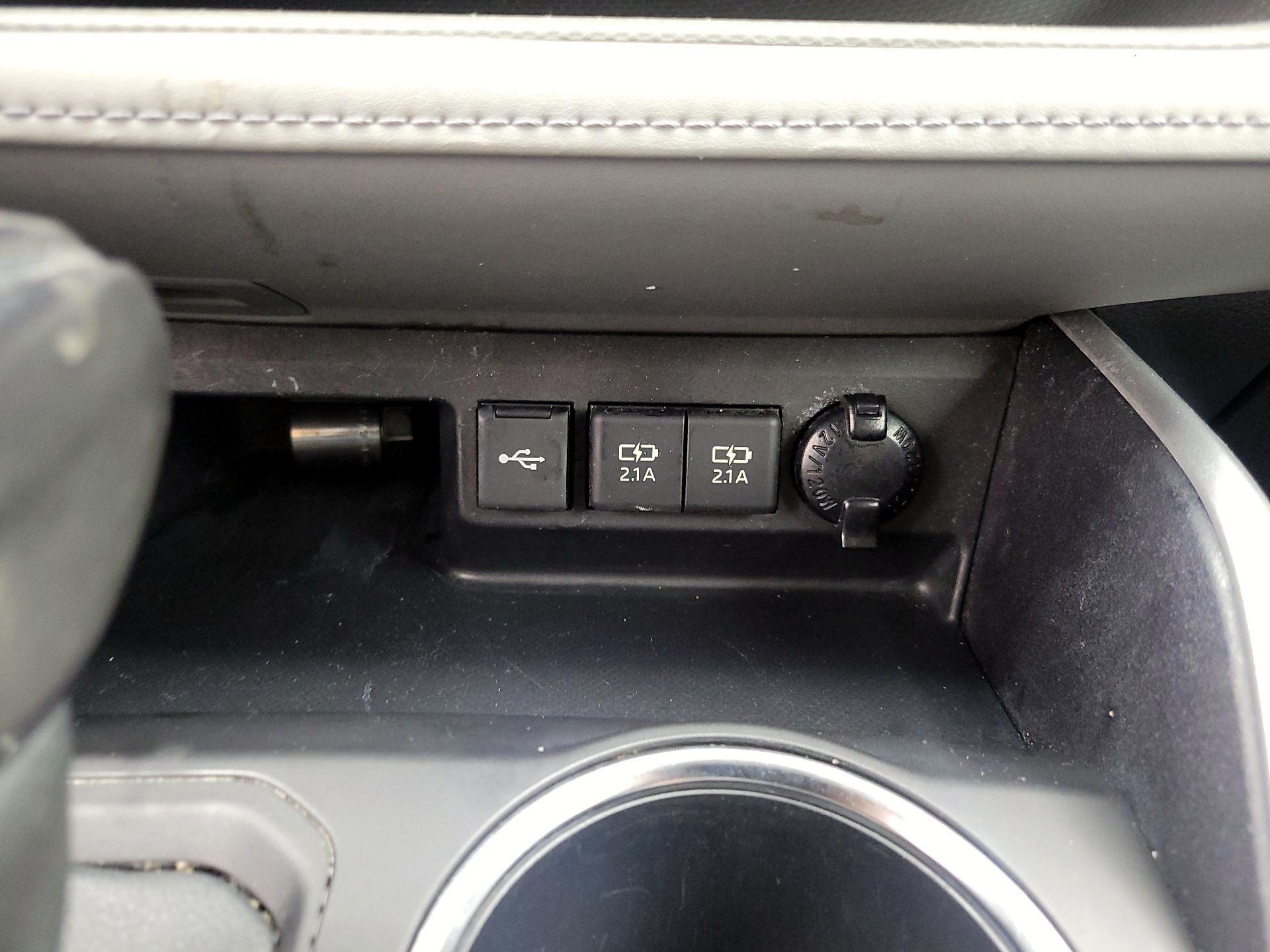 Thumbnail: 2021 Toyota Highlander - 18