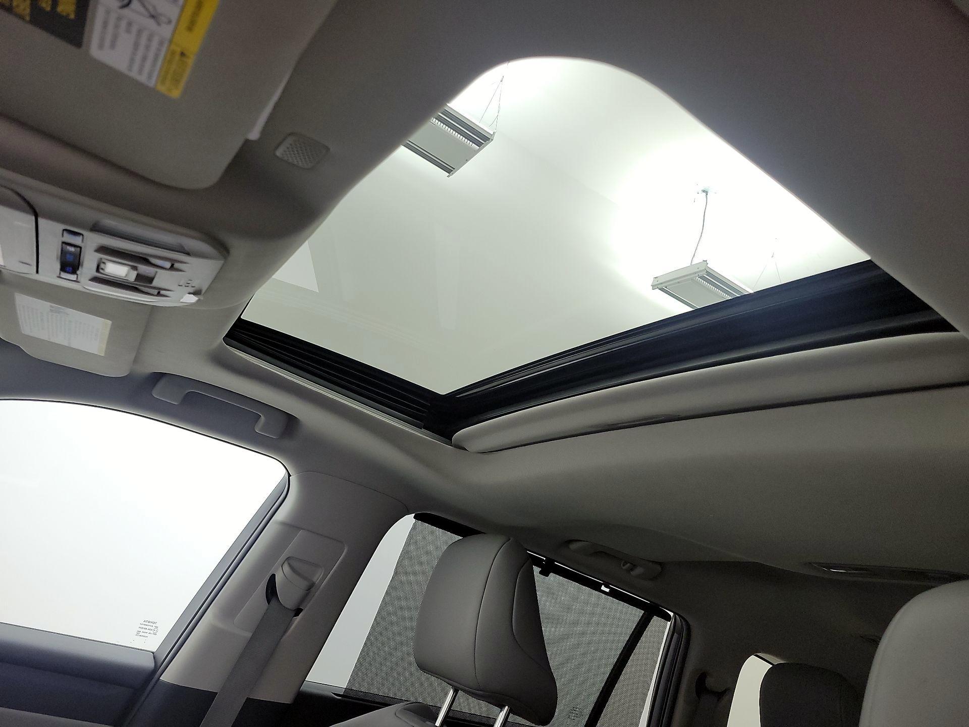 Thumbnail: 2021 Toyota Highlander - 19