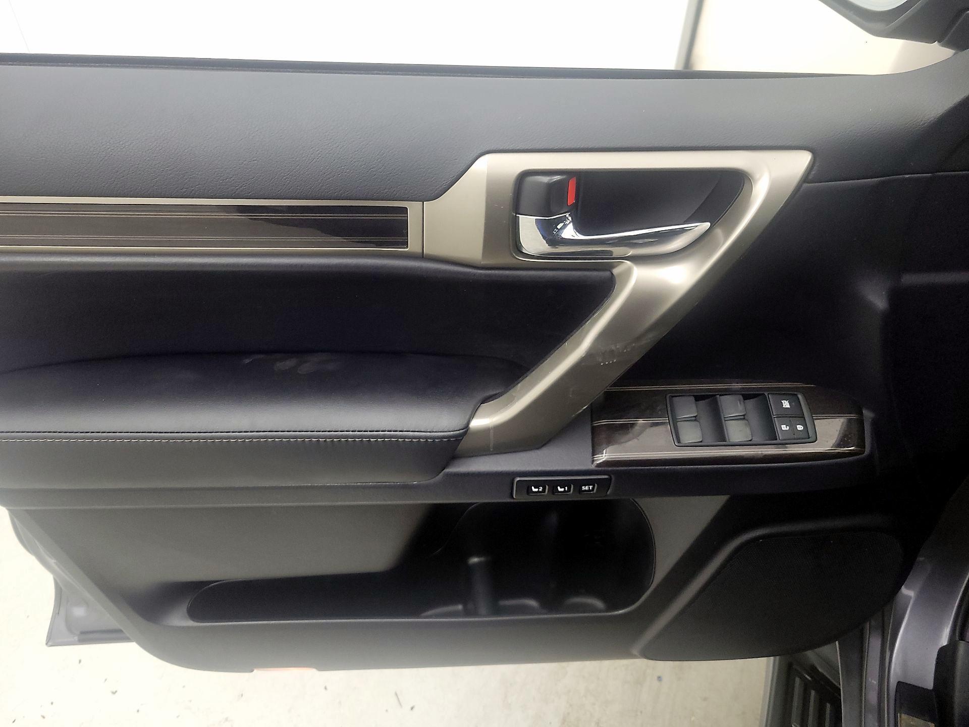 Thumbnail: 2021 Lexus GX - 12