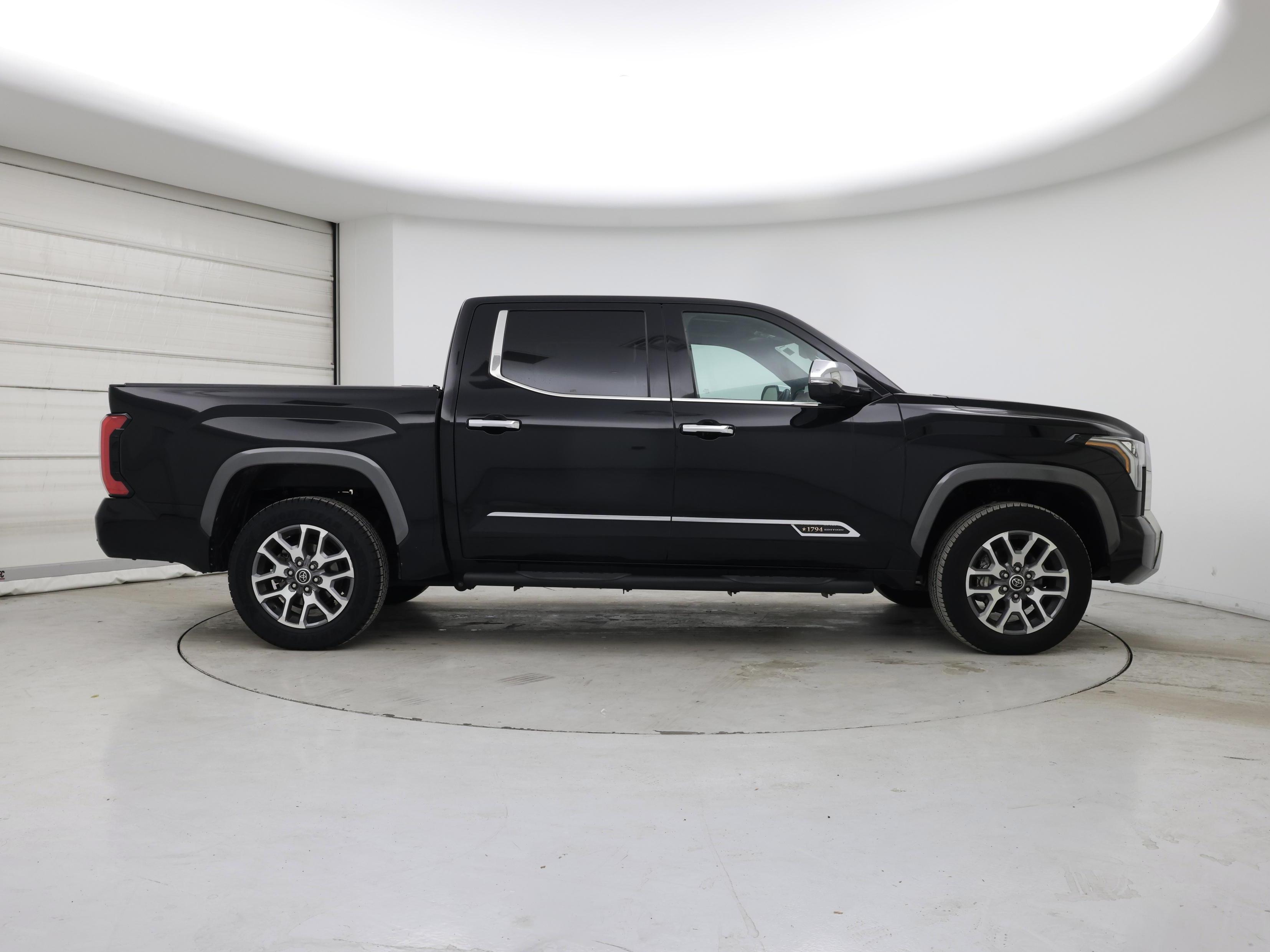 Thumbnail: 2023 Toyota Tundra - 7