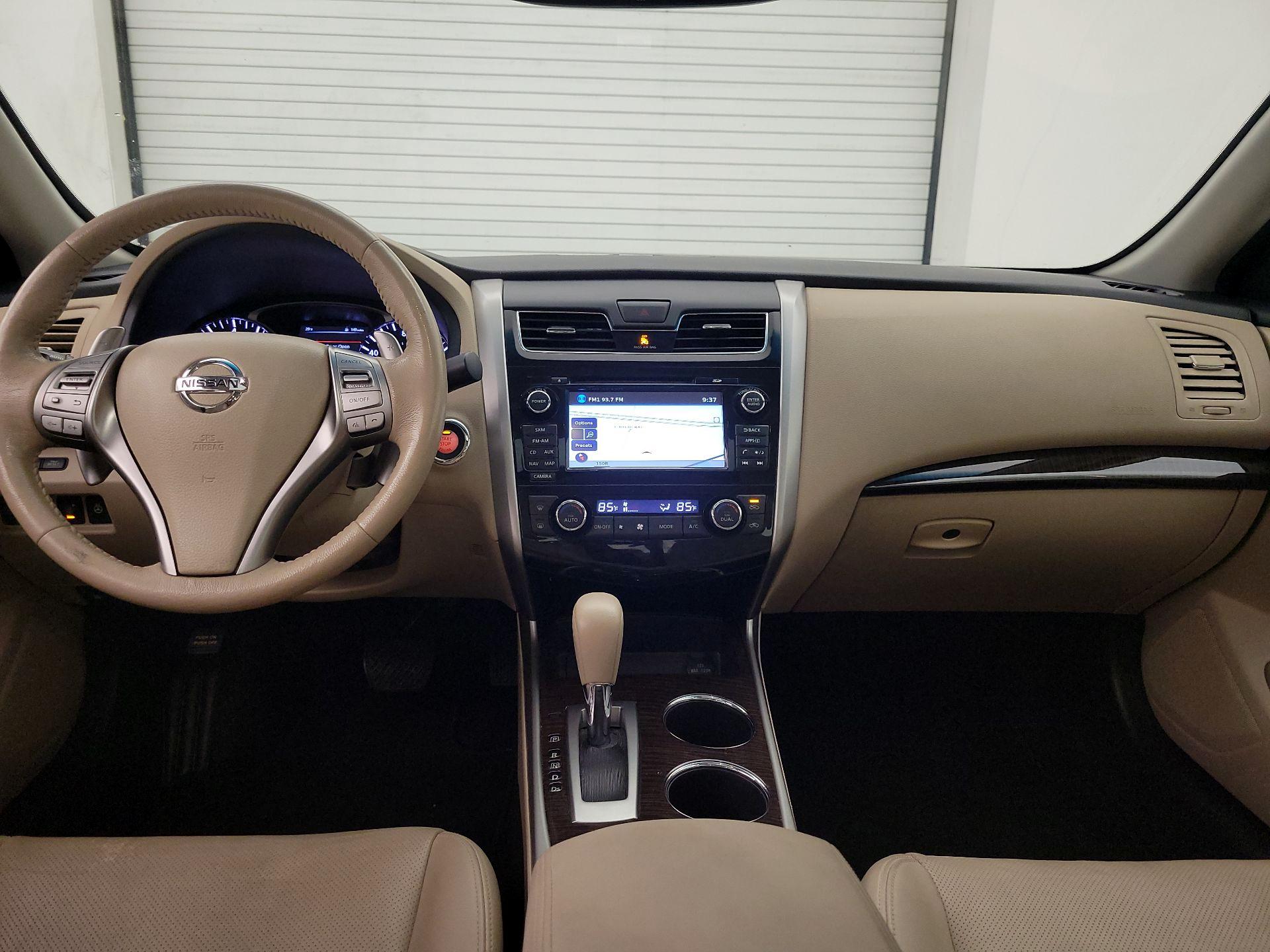 Thumbnail: 2015 Nissan Altima - 9