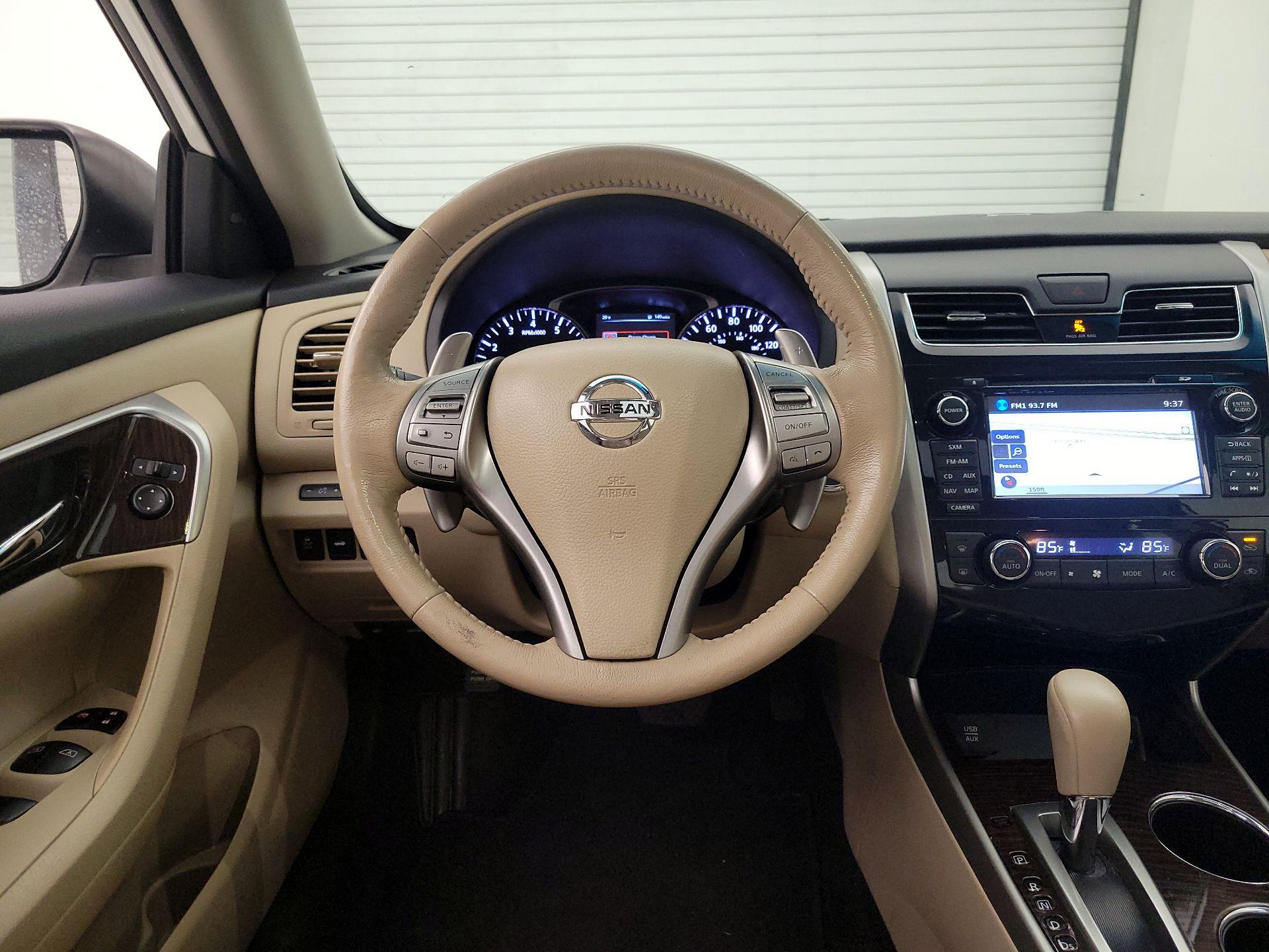 Thumbnail: 2015 Nissan Altima - 10