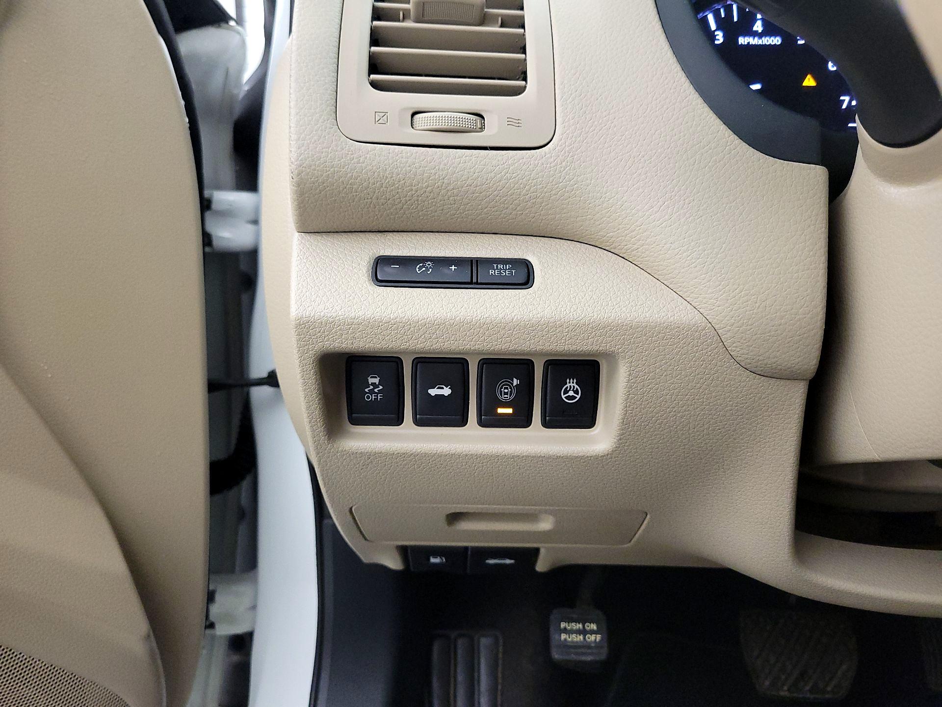 Thumbnail: 2015 Nissan Altima - 13