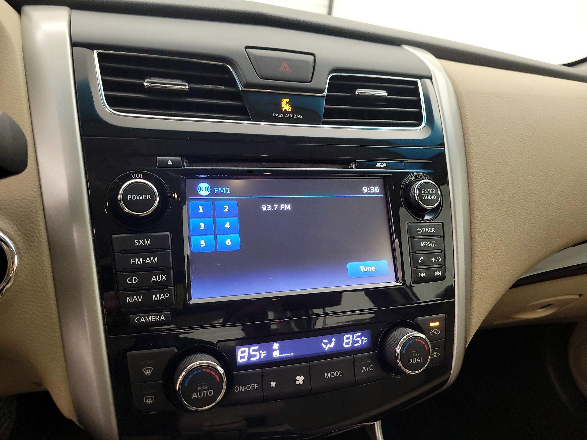 Thumbnail: 2015 Nissan Altima - 16