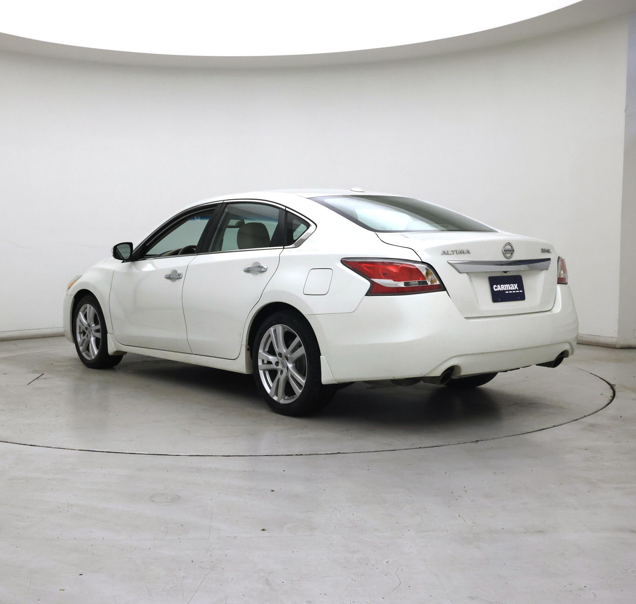 Thumbnail: 2015 Nissan Altima - 2