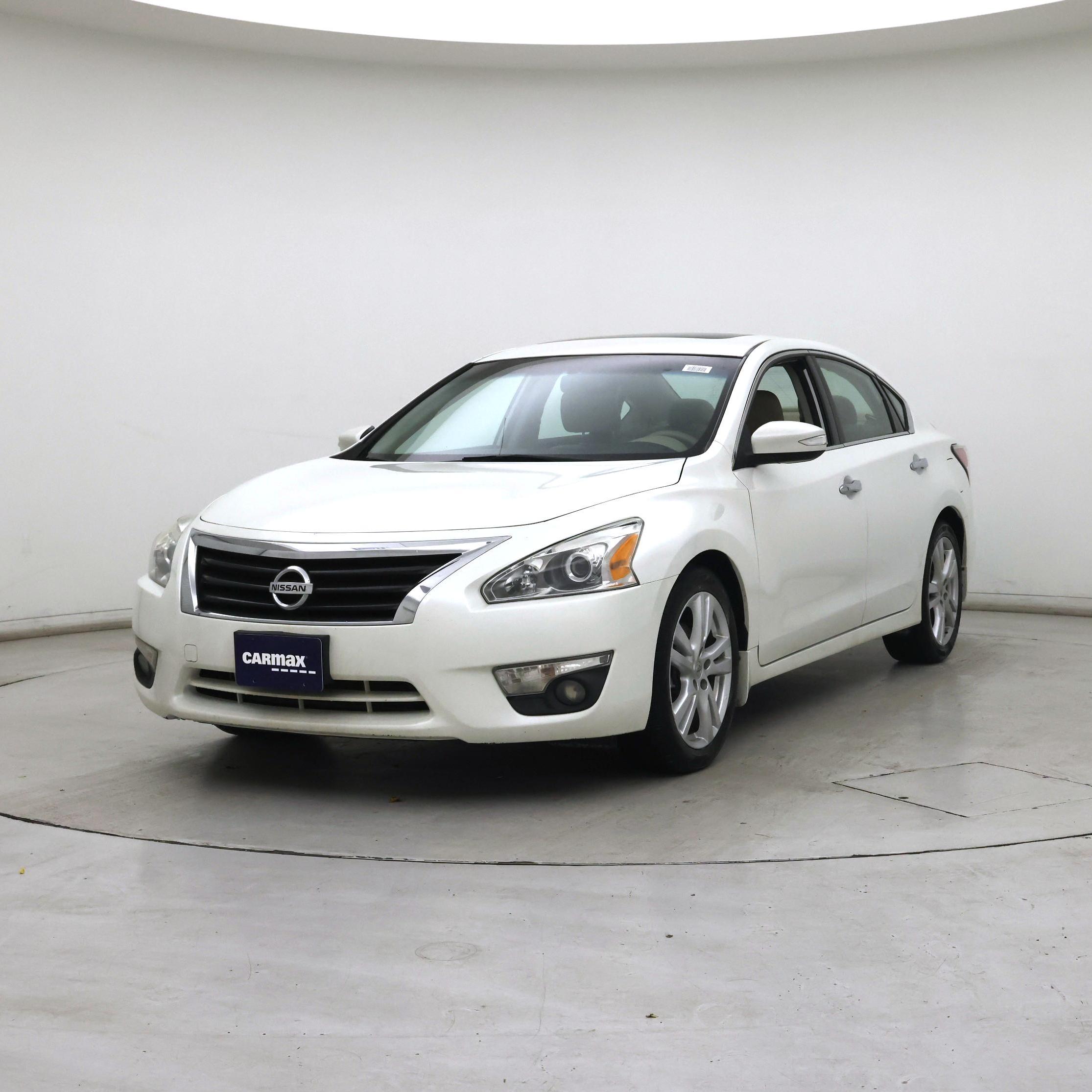 Thumbnail: 2015 Nissan Altima - 4