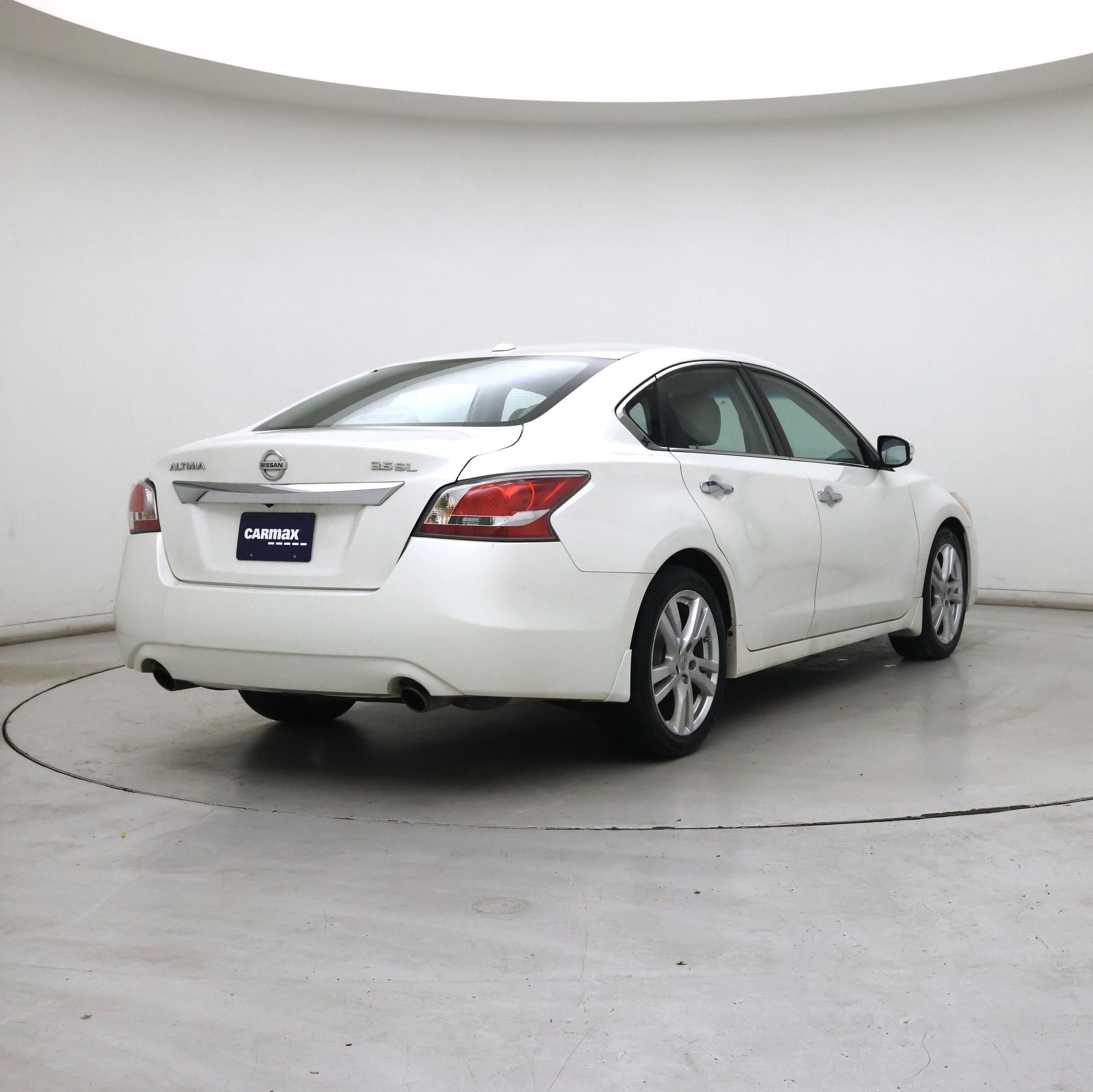 Thumbnail: 2015 Nissan Altima - 8