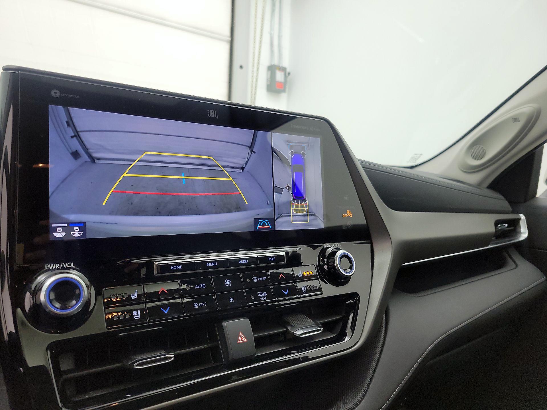 Thumbnail: 2021 Toyota Highlander - 15