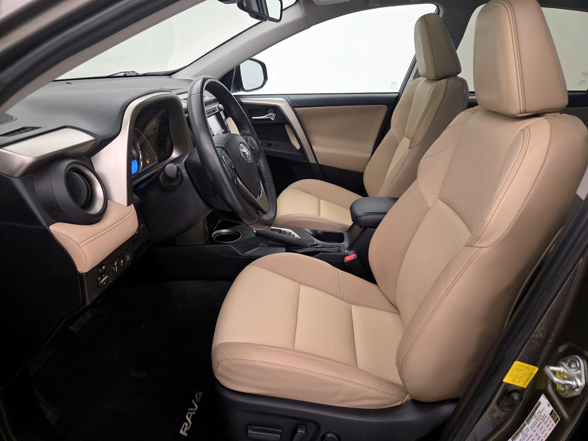 Thumbnail: 2015 Toyota RAV4 - 11