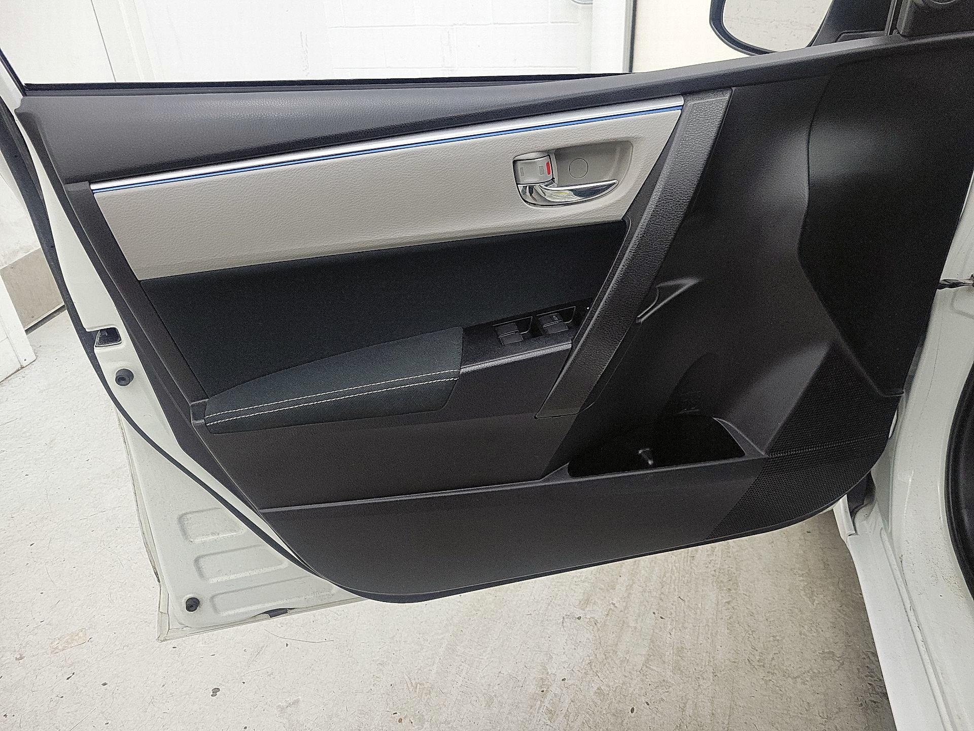 Thumbnail: 2016 Toyota Corolla - 12