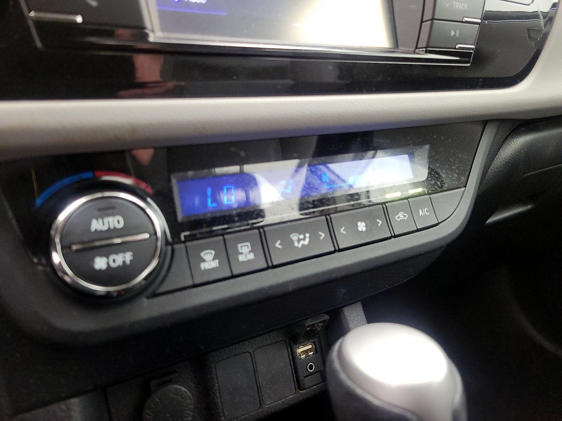 Thumbnail: 2016 Toyota Corolla - 15