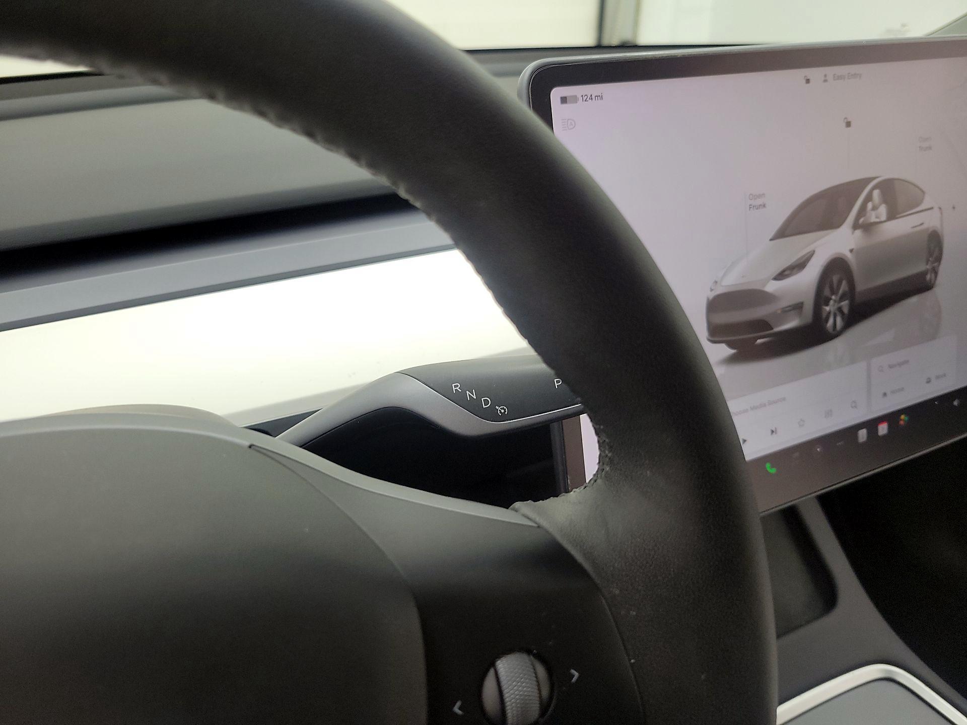 Thumbnail: 2022 Tesla Model Y - 17