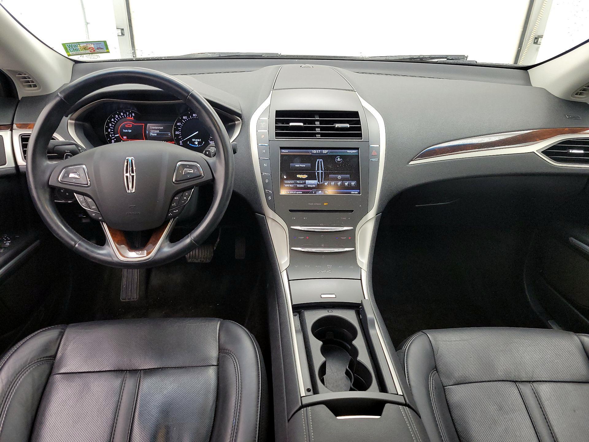 Thumbnail: 2016 Lincoln MKZ - 9