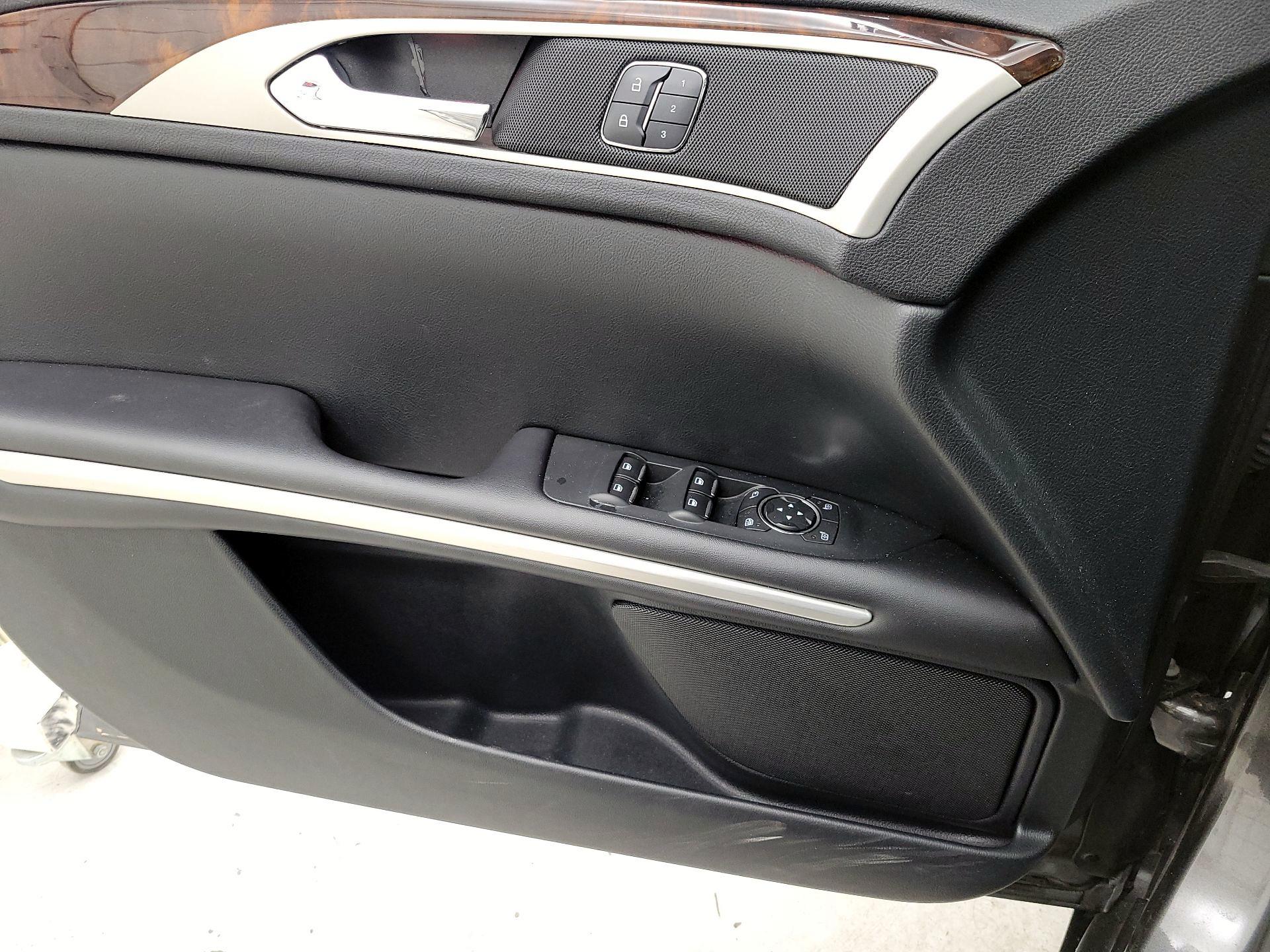 Thumbnail: 2016 Lincoln MKZ - 12