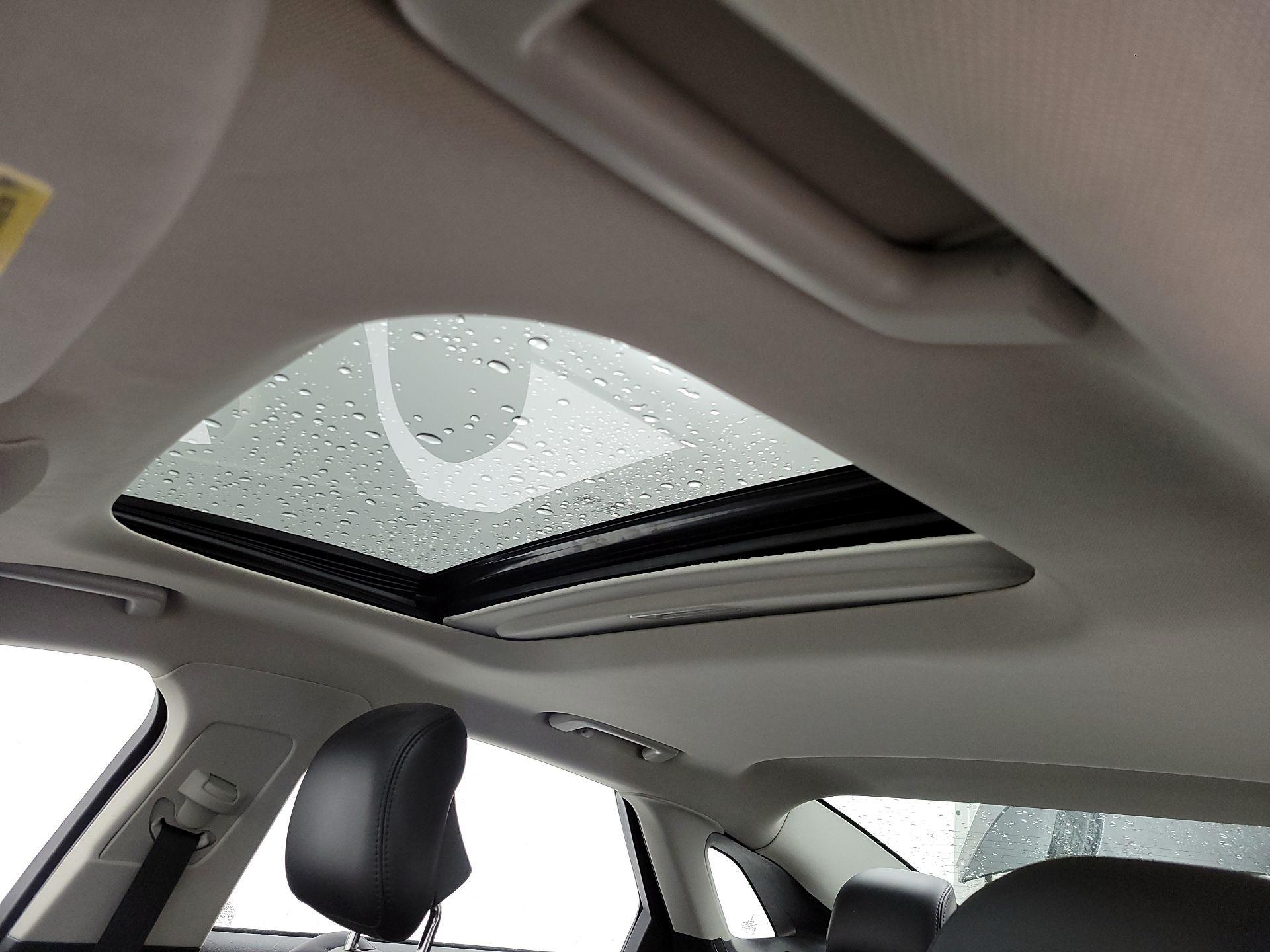 Thumbnail: 2016 Lincoln MKZ - 19